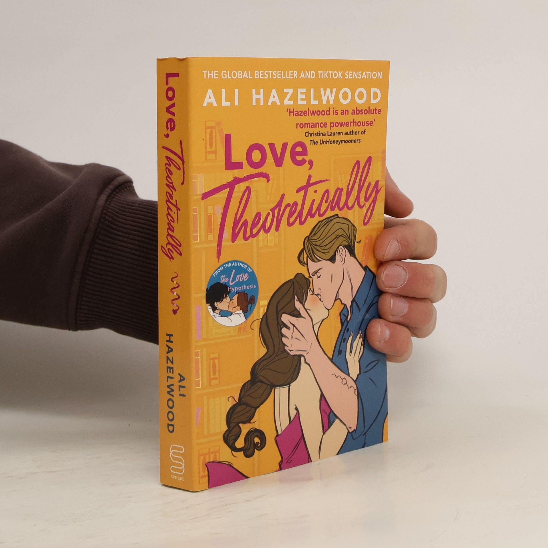 Ali Hazelwood Love, Theoretically