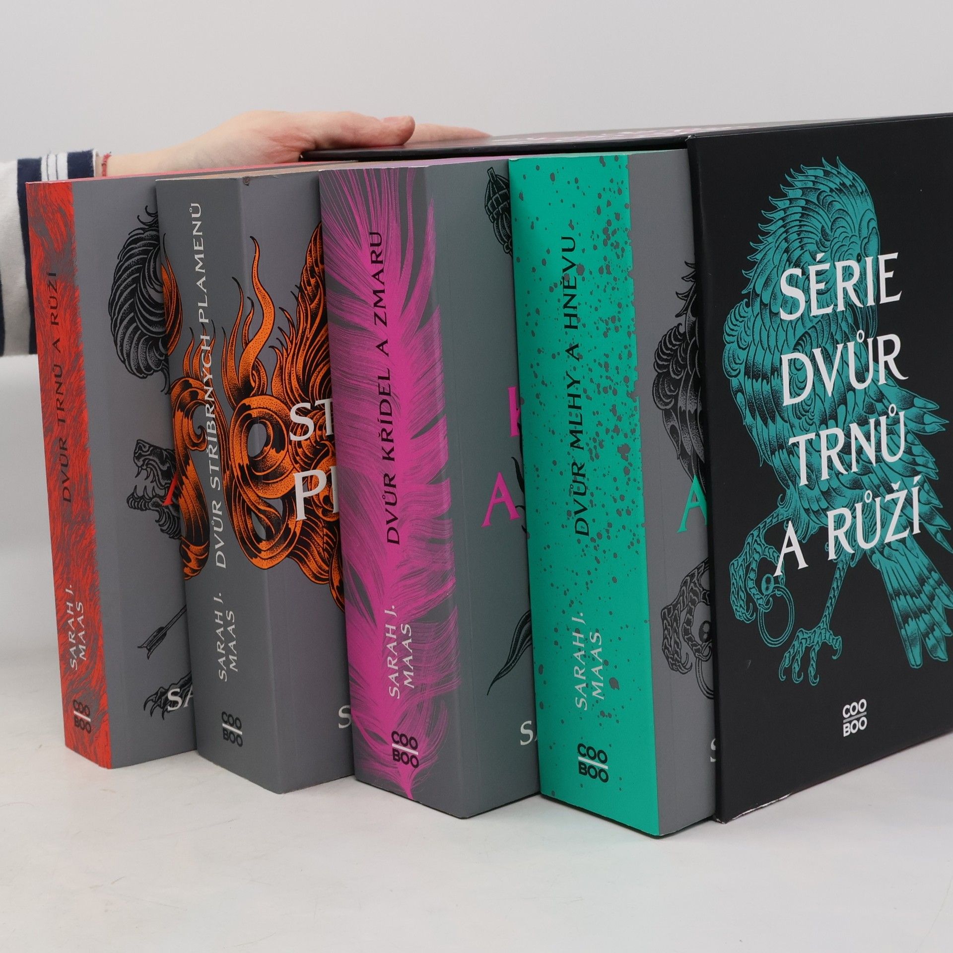 Sarah J. Maas Série dvůr trnů a růží