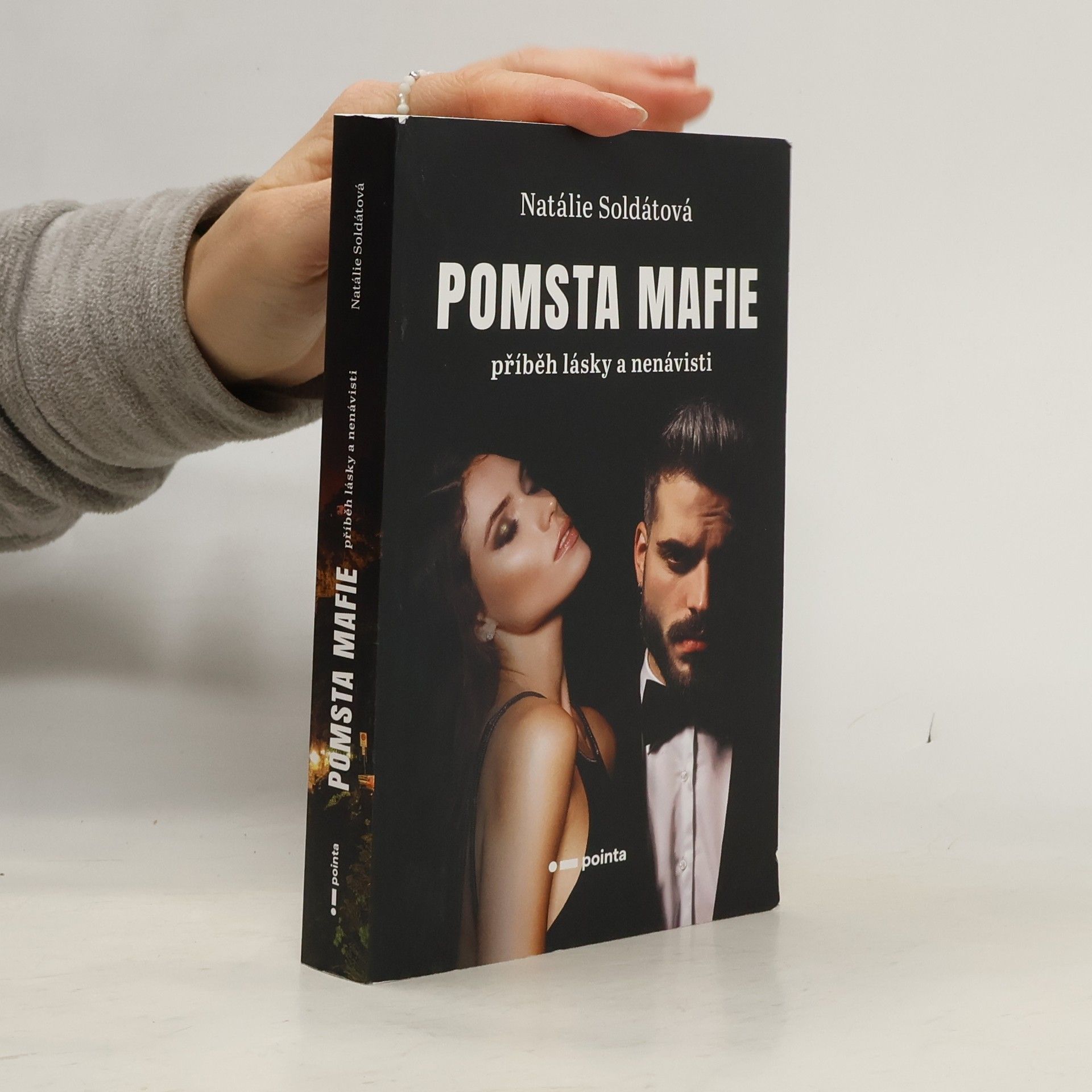Pomsta mafie : příběh lásky a nenávisti