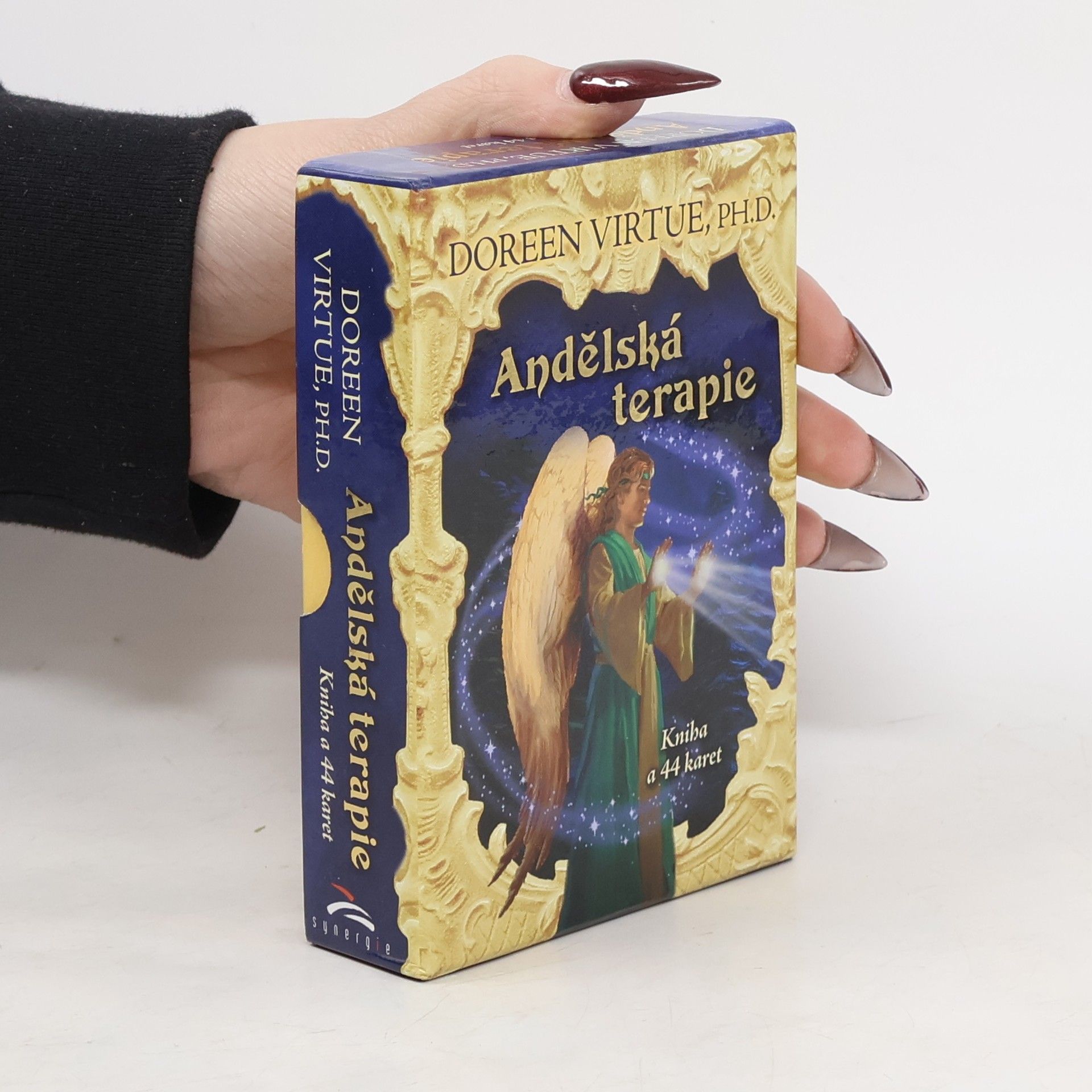 Doreen Virtue Andělská terapie: kniha a 44 karet
