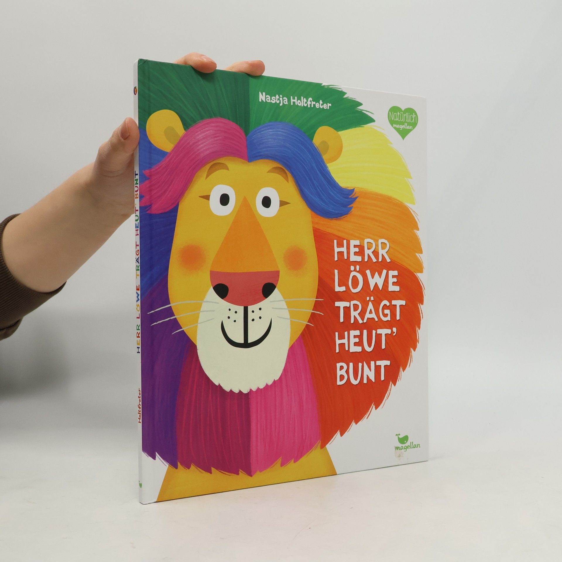 Nastja Holtfreter Herr Löwe trägt heut' bunt