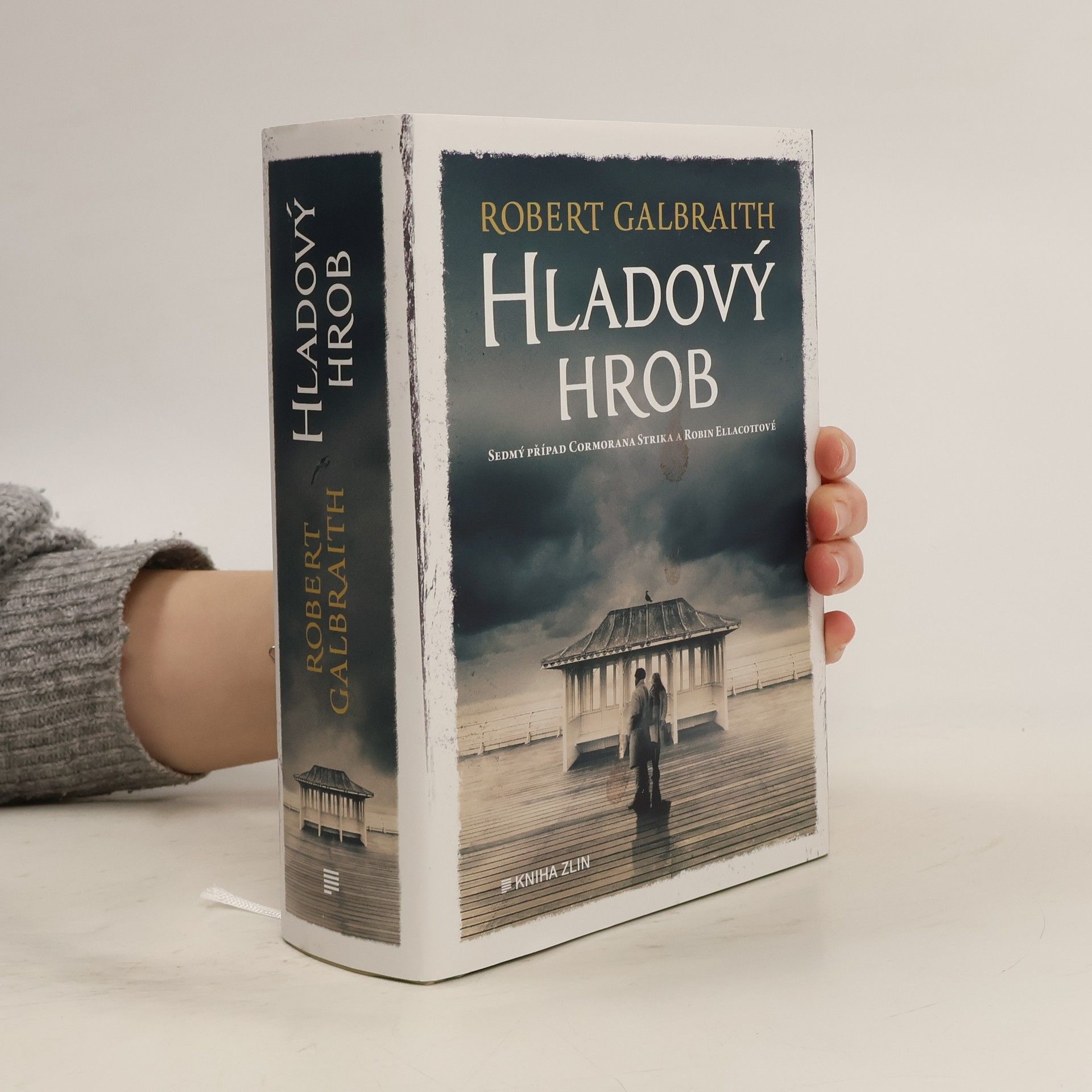 Robert Galbraith Hladový hrob