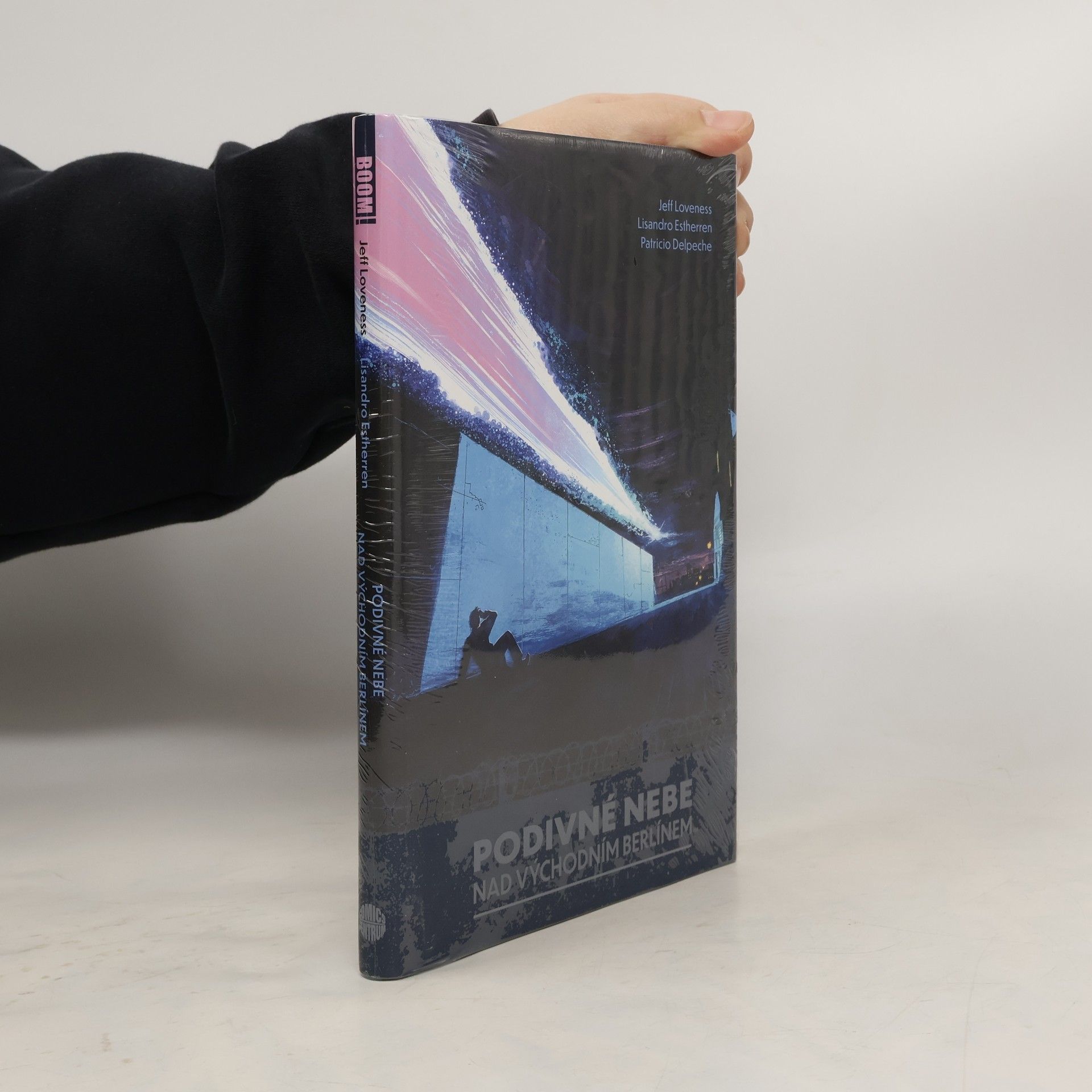 Podivné nebe nad východním Berlínem