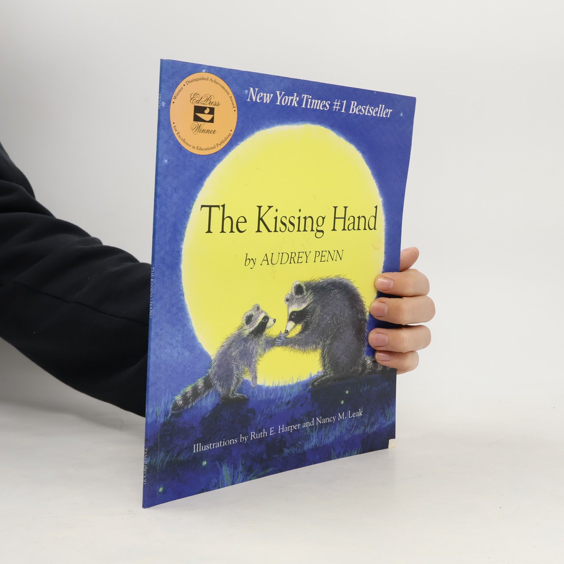 thumbnail image 2 of The Kissing Hand – Hardcover By Audrey Penn – Illustrated – GOOD Condition 2 of 5