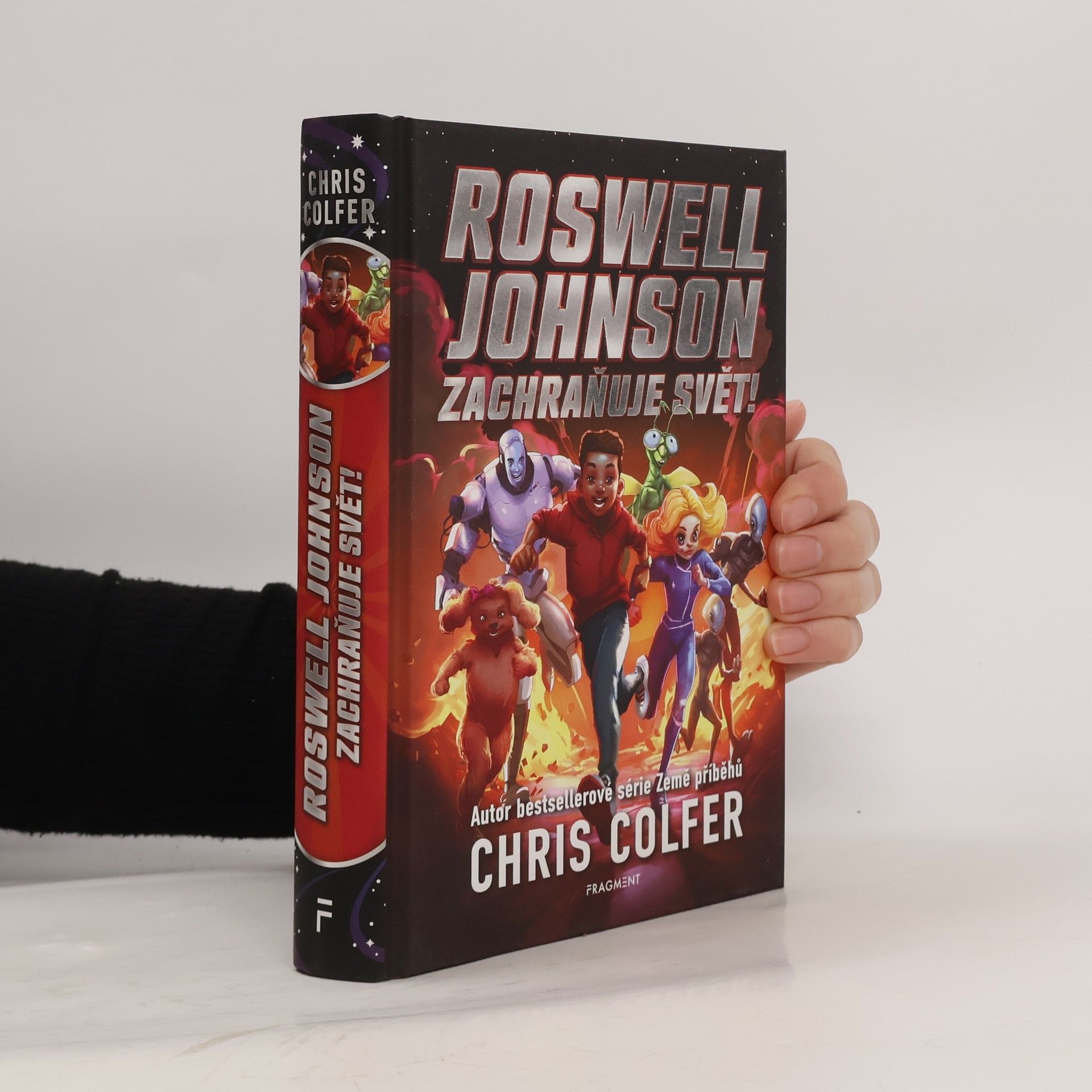 Chris Colfer Roswell Johnson zachraňuje svět!