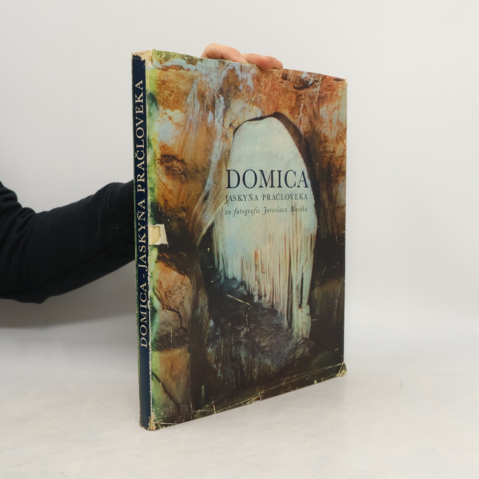 Domica. Jaskyňa pračloveka vo fotografii Jaroslava Macáka