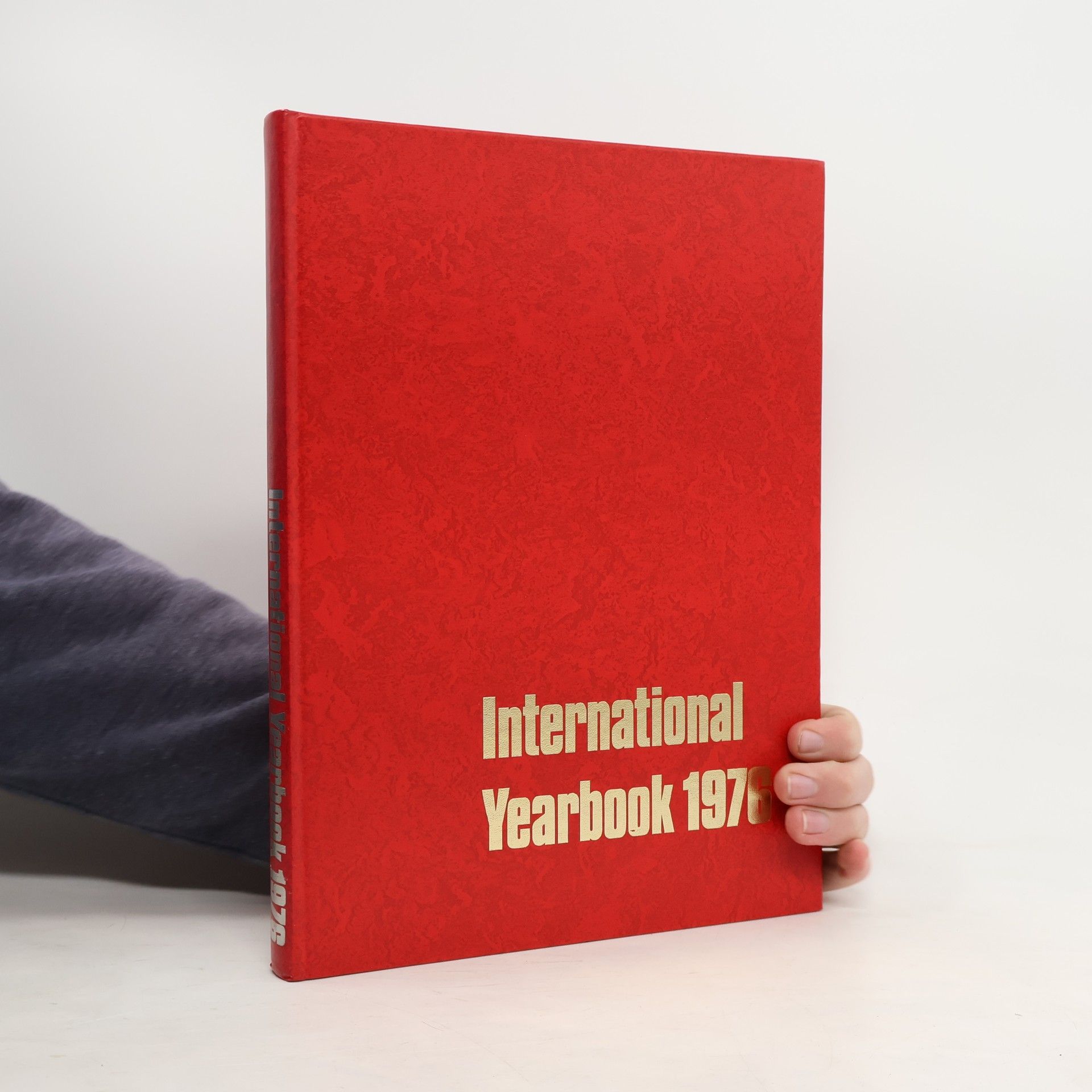 AA.VV. International Yearbook 1976