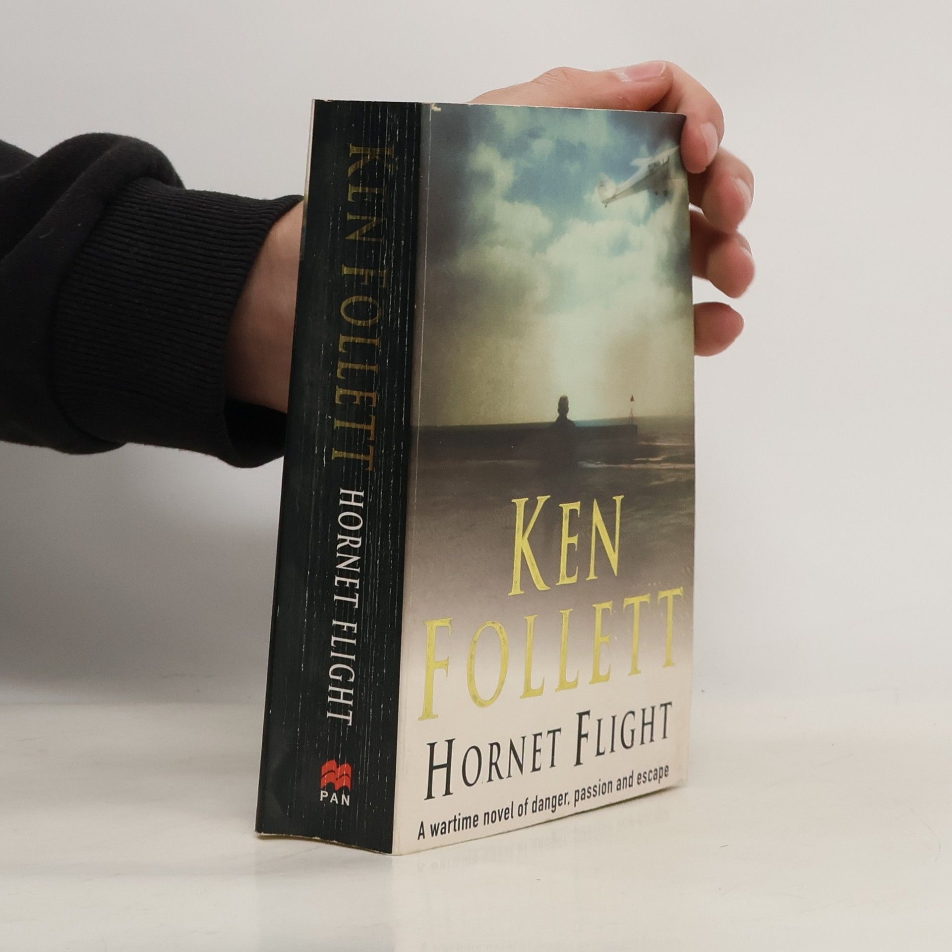 Ken Follett Hornet flight