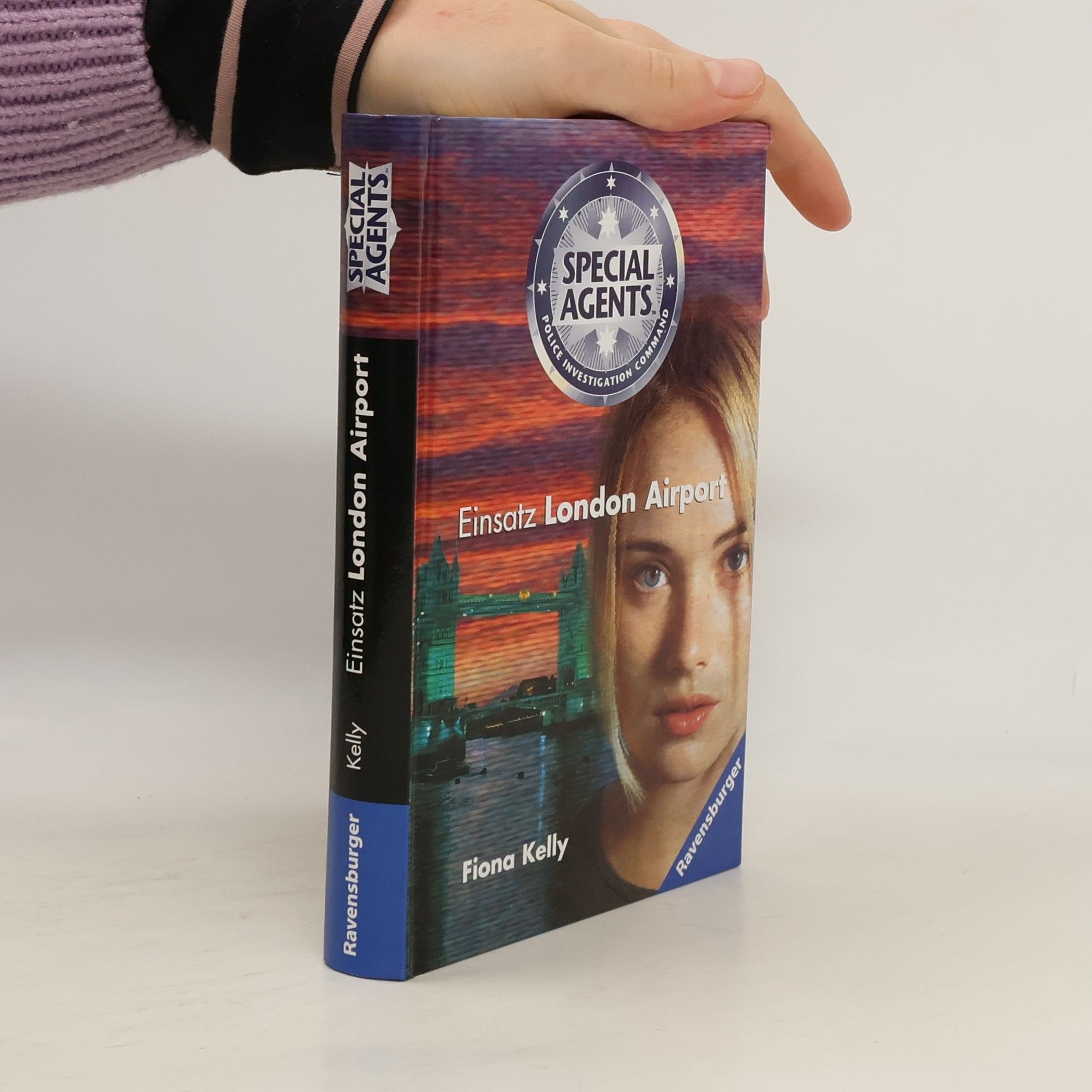 Fiona Kelly Special agents