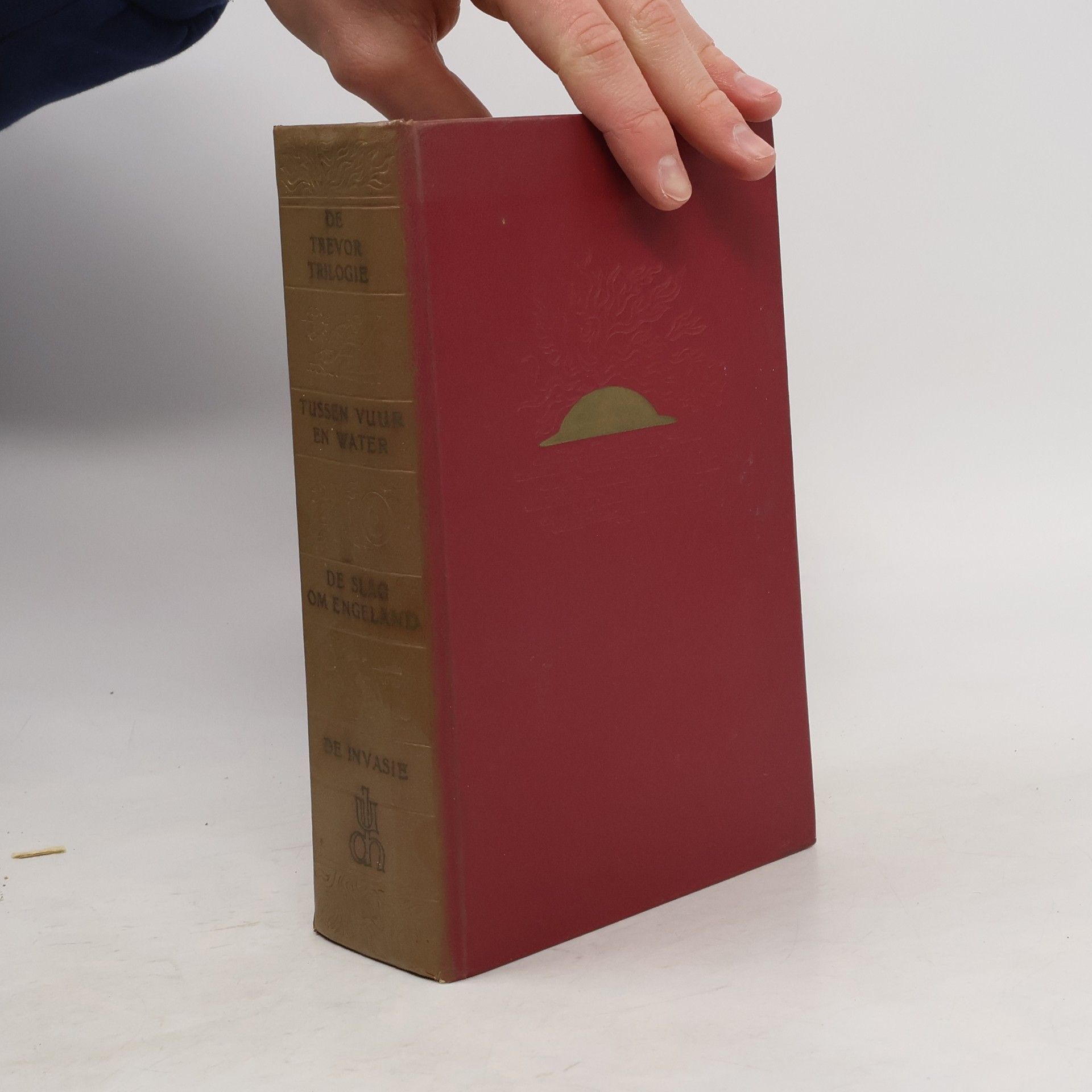 De Trevor Trilogie. Tussen vuur en water. De slag om Engeland. De Invasie