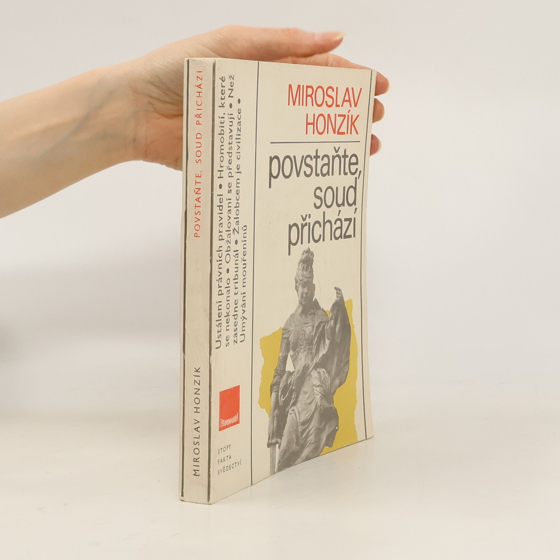 Povstaňte, soud přichází