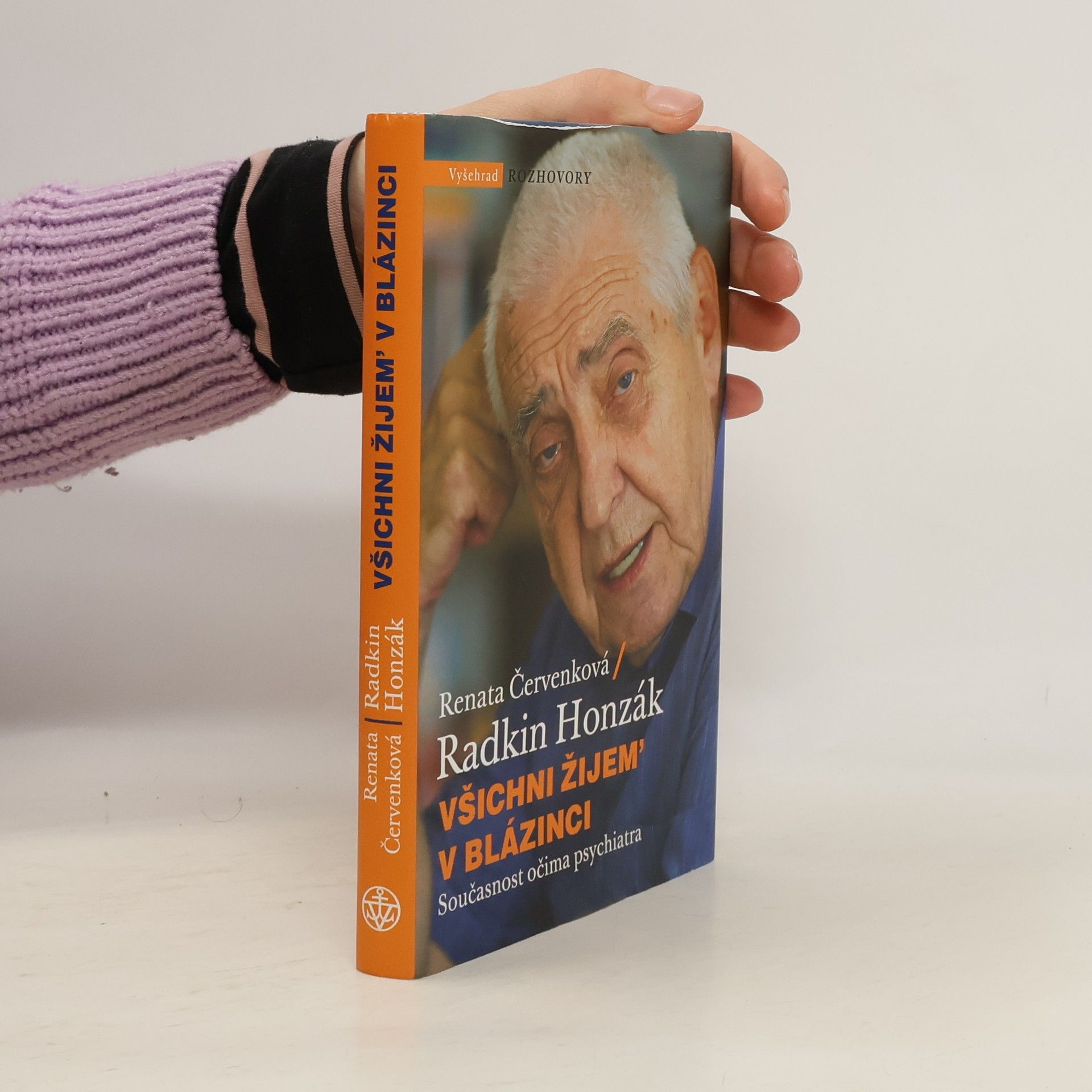 Všichni žijem' v blázinci