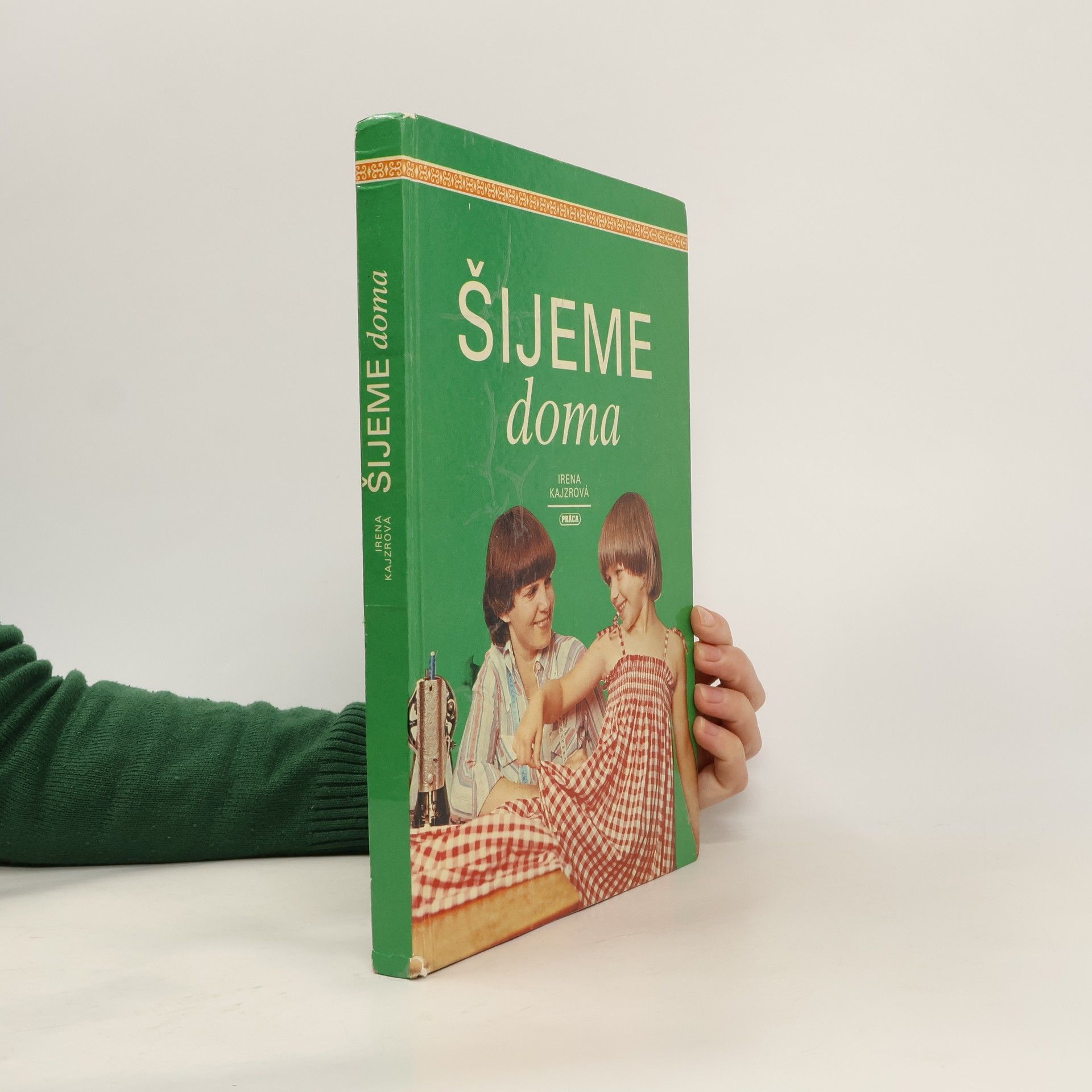 Irena Kajzrová Šijeme doma