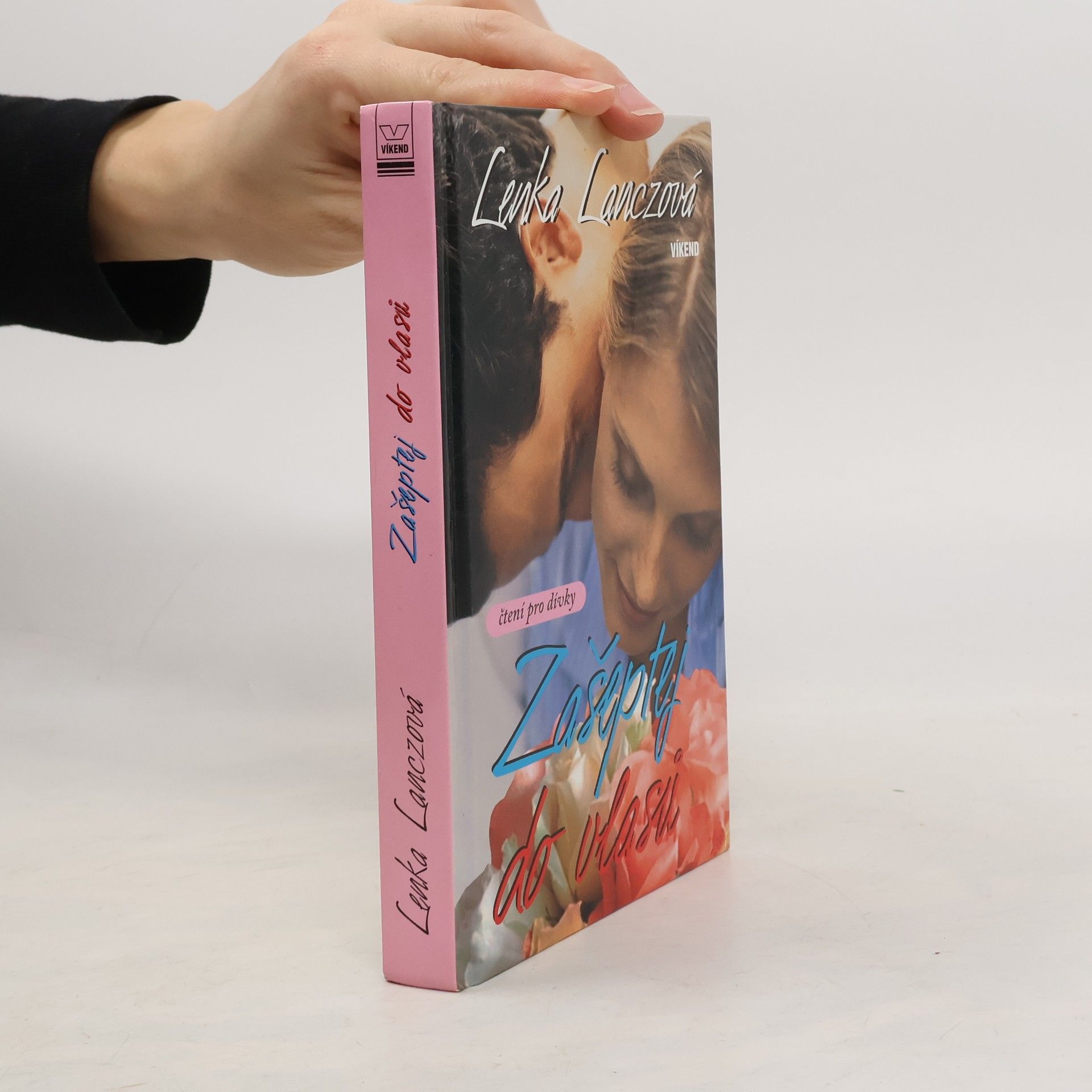 Lenka Lanczová Zašeptej do vlasů