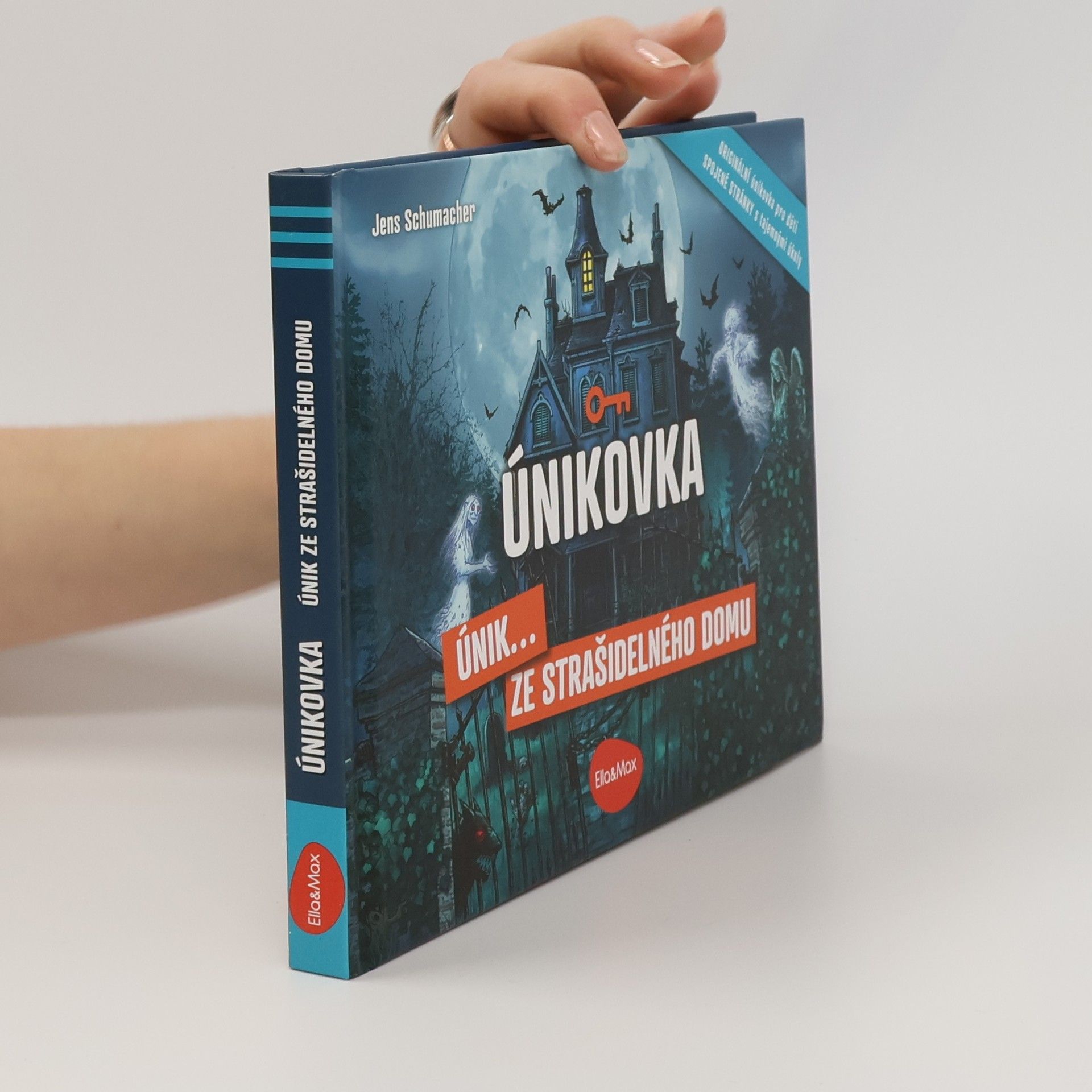 Únikovka. Únik... ze strašidelného domu