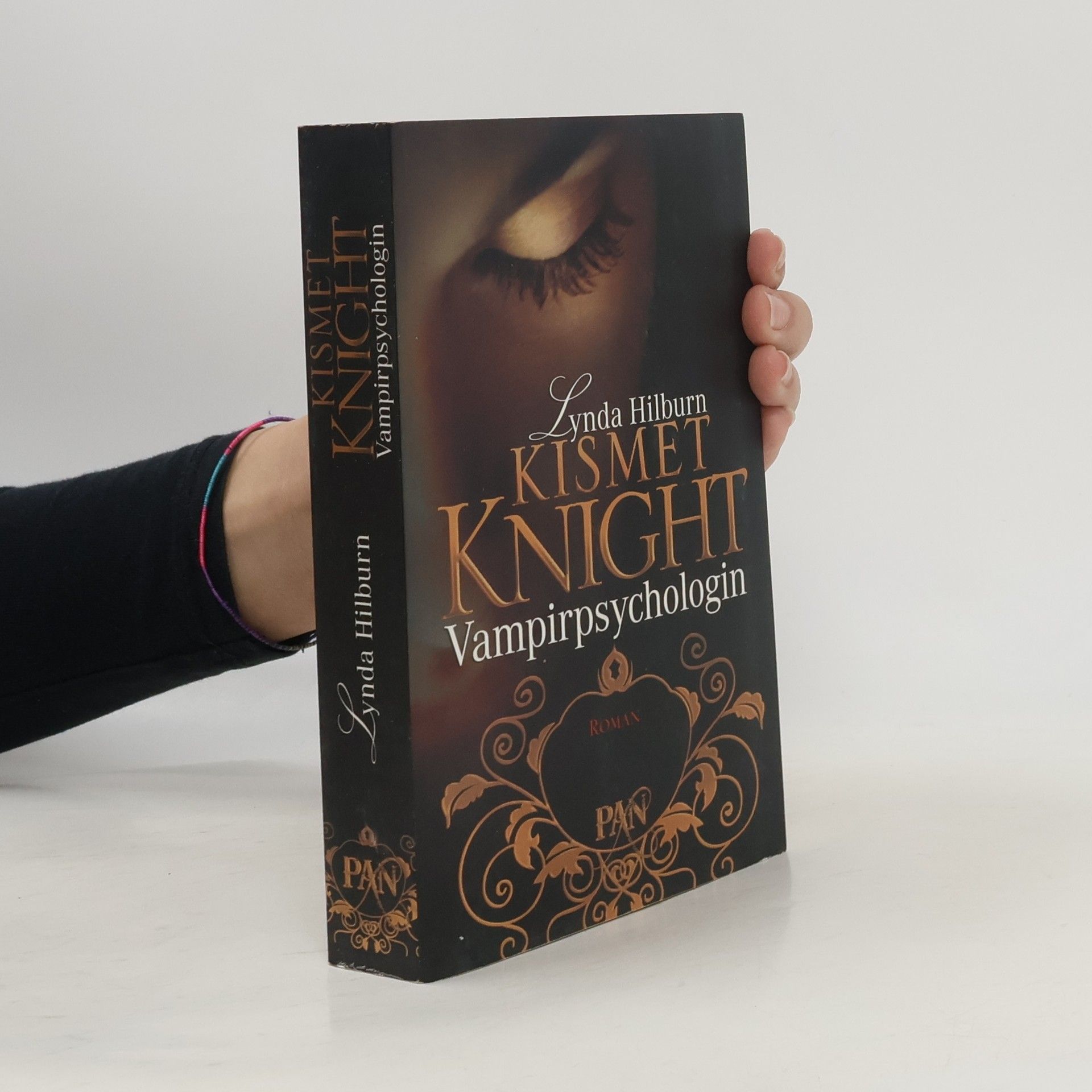 Lynda Hilburn Kismet Knight, Vampirpsychologin
