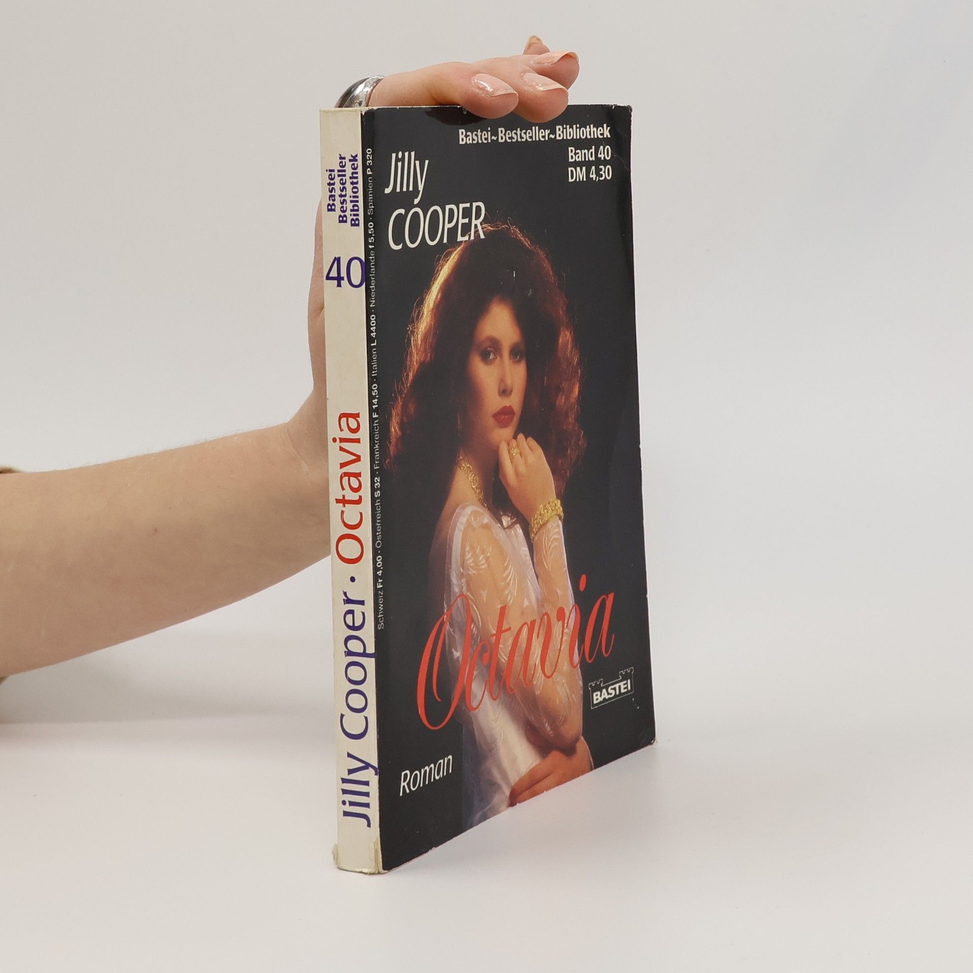 Jilly Cooper Octavia