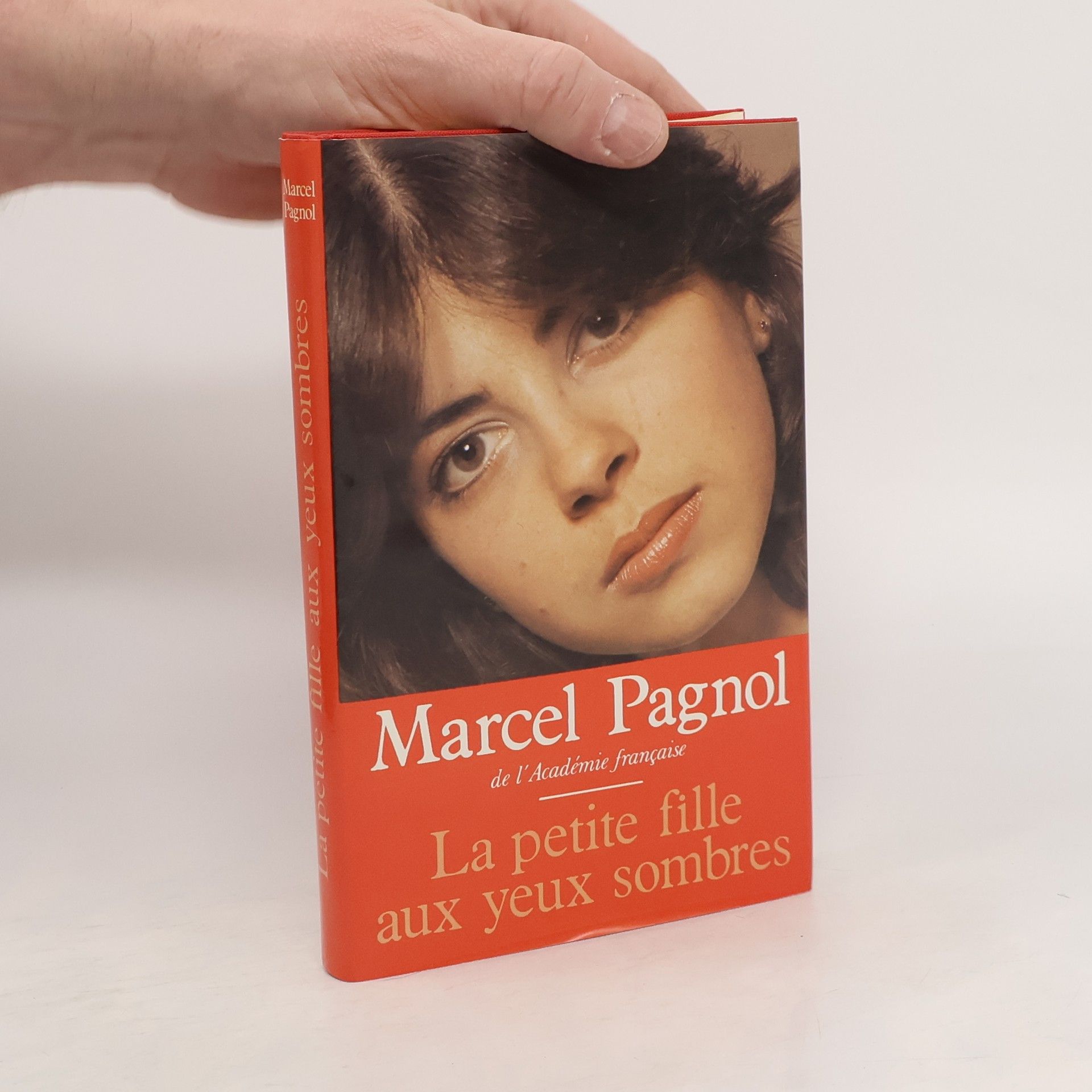 Marcel Pagnol La petite fille aux yeux sombres