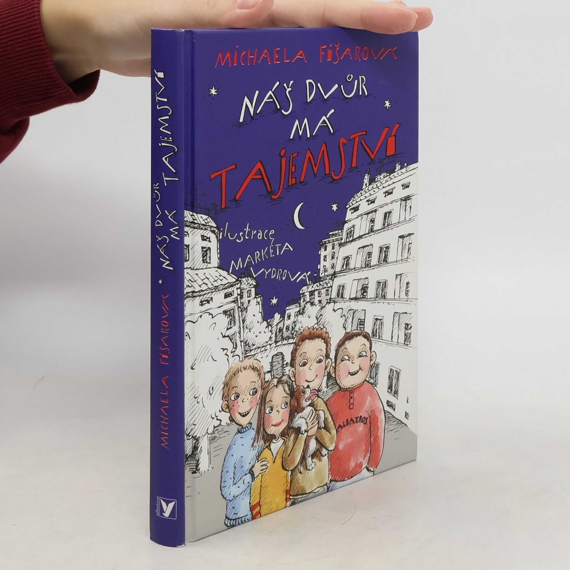 Náš dvůr má tajemství