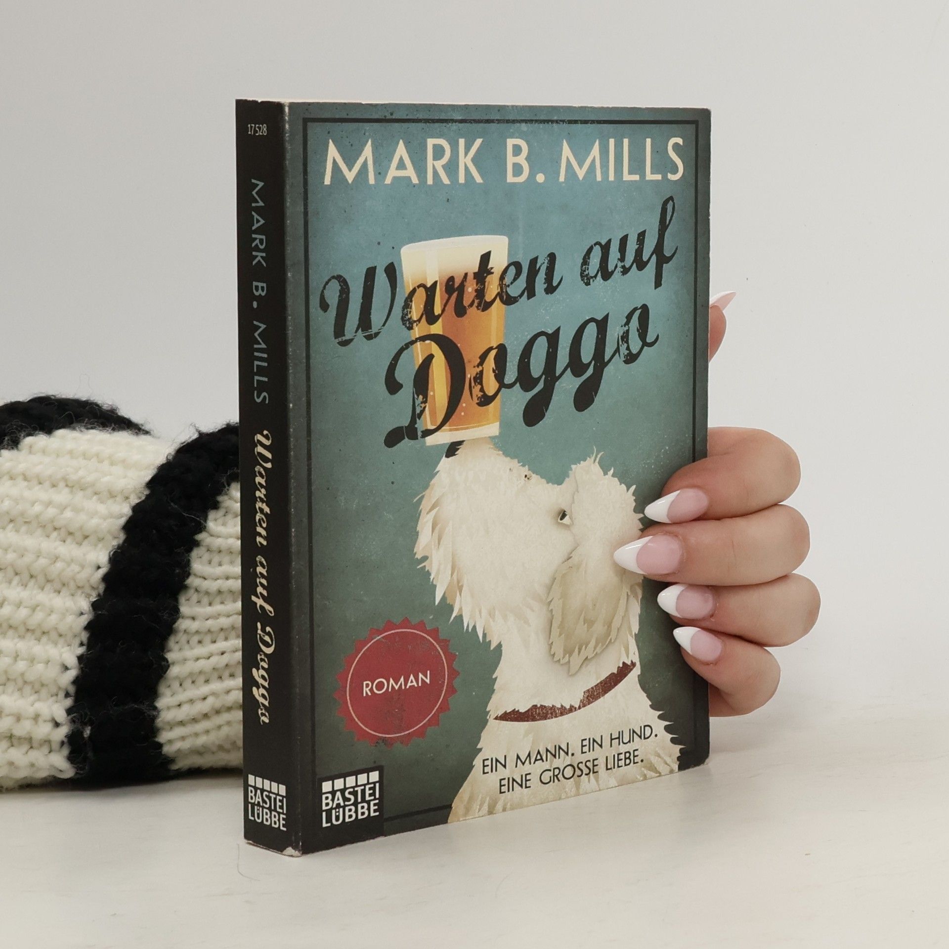 Mark B. Mills Warten auf Doggo