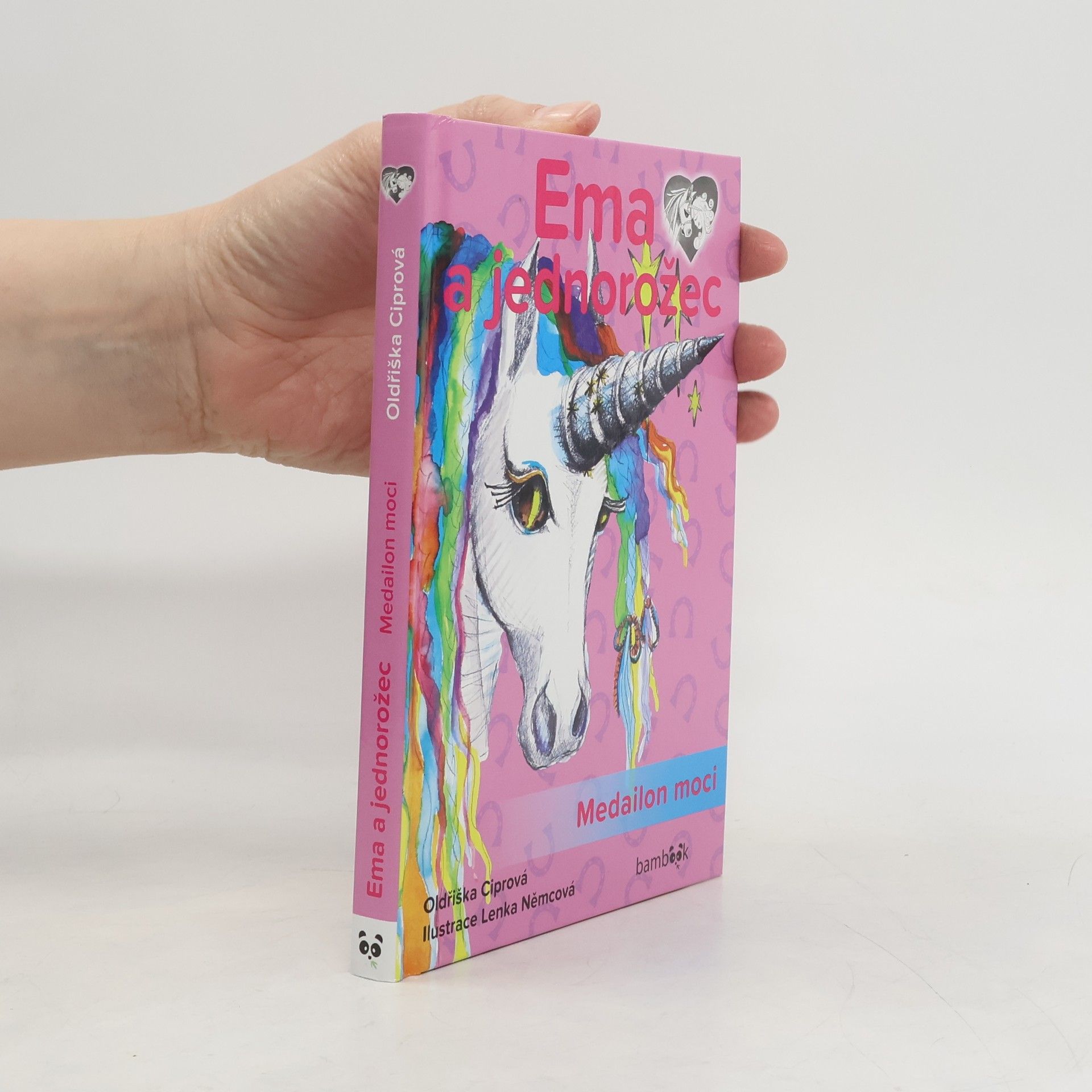 Ema a jednorožec. Medailon moci