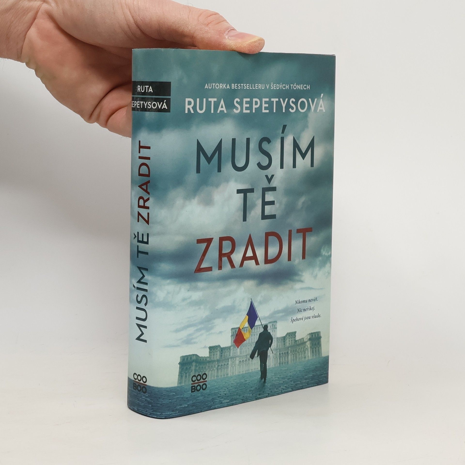 Ruta Sepetysová Musím tě zradit