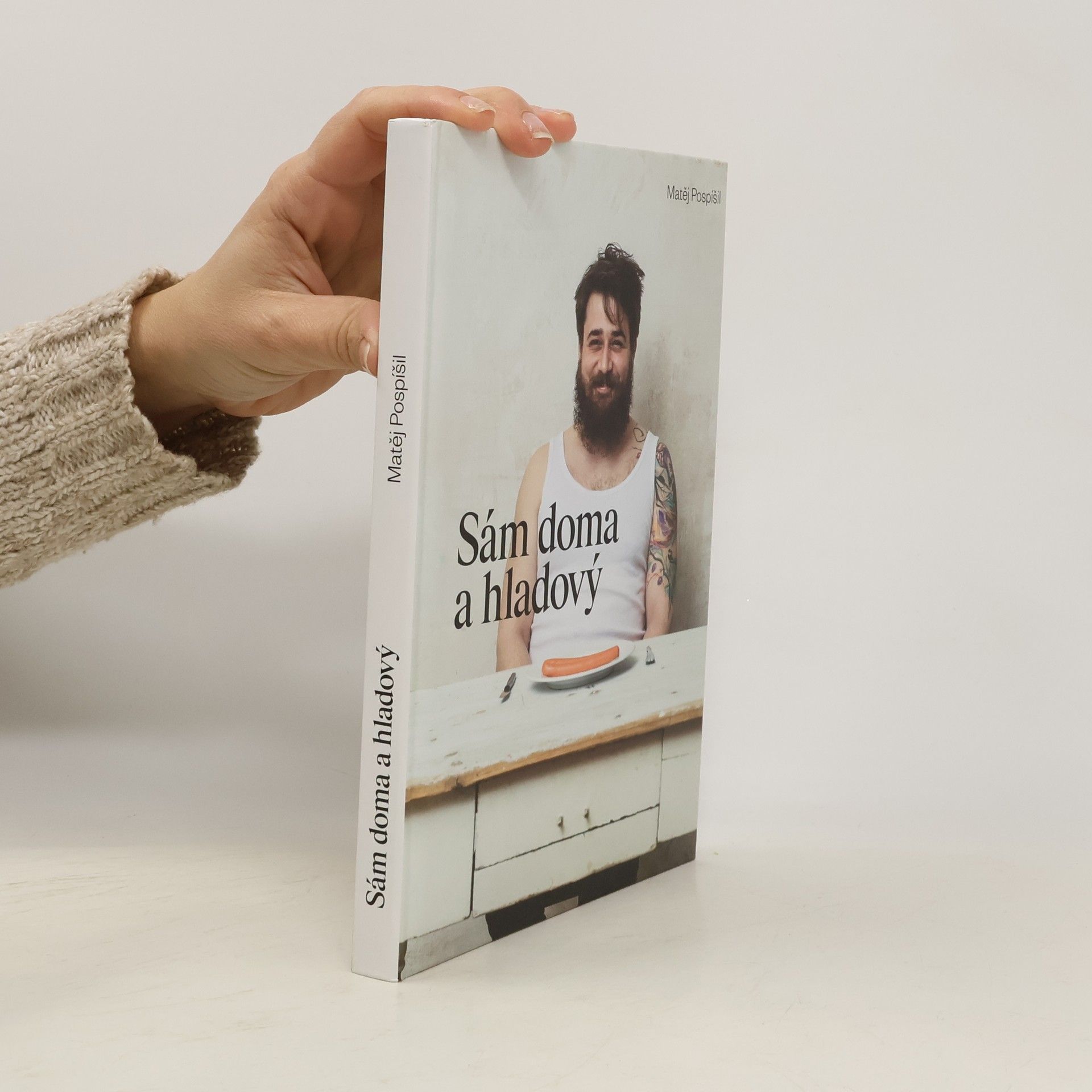 Sám doma a hladový