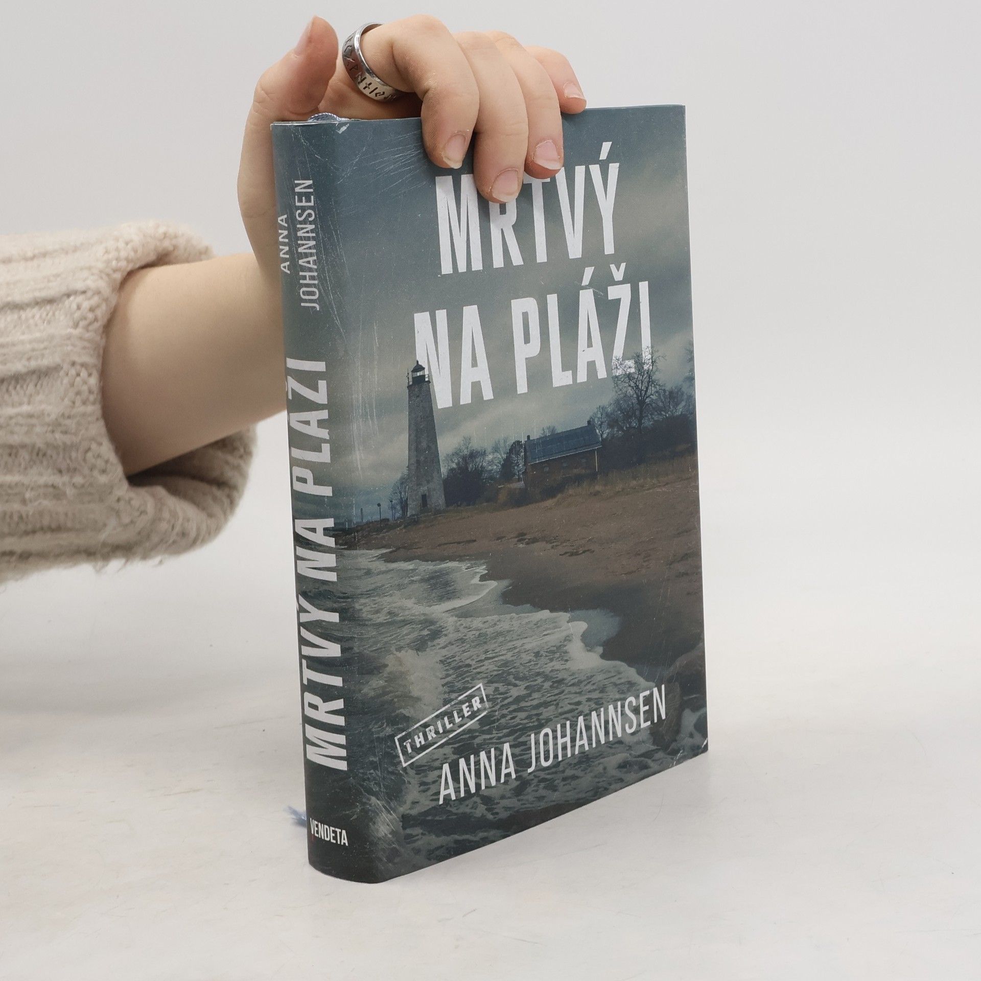 Anna Johannsen Mrtvý na pláži