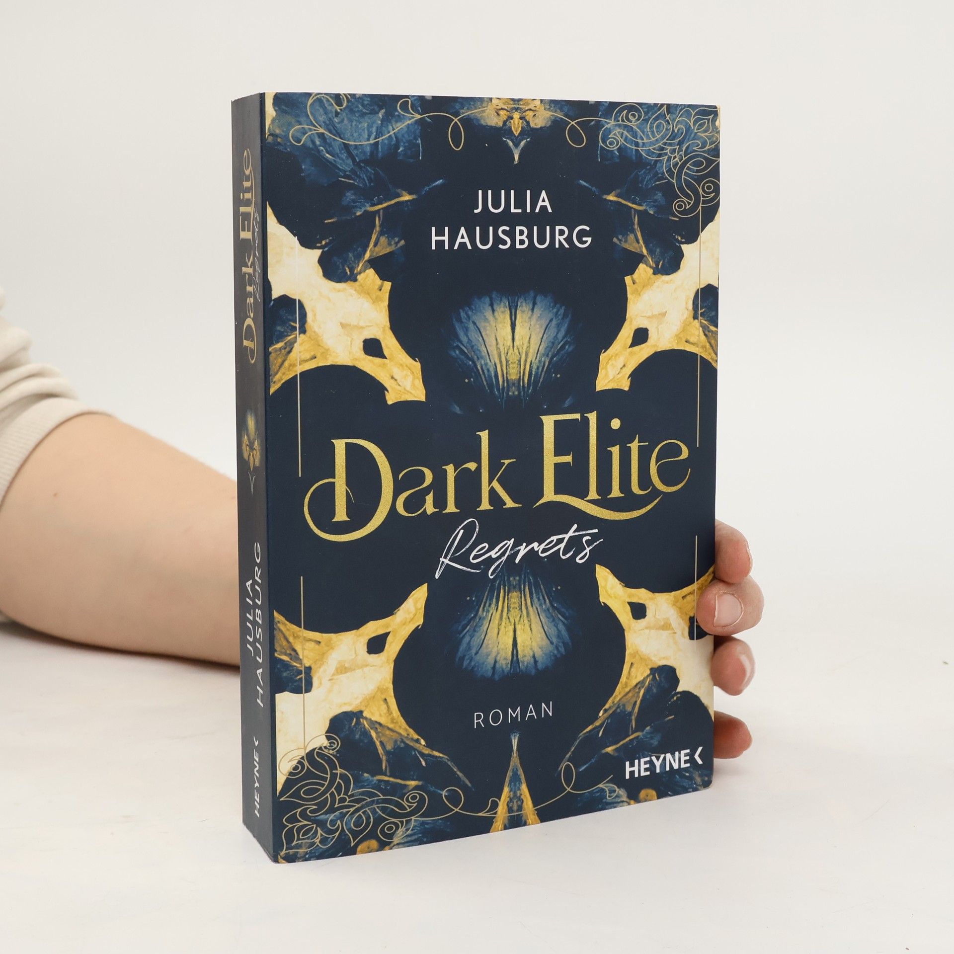 Julia Hausburg Dark Elite. Regrets