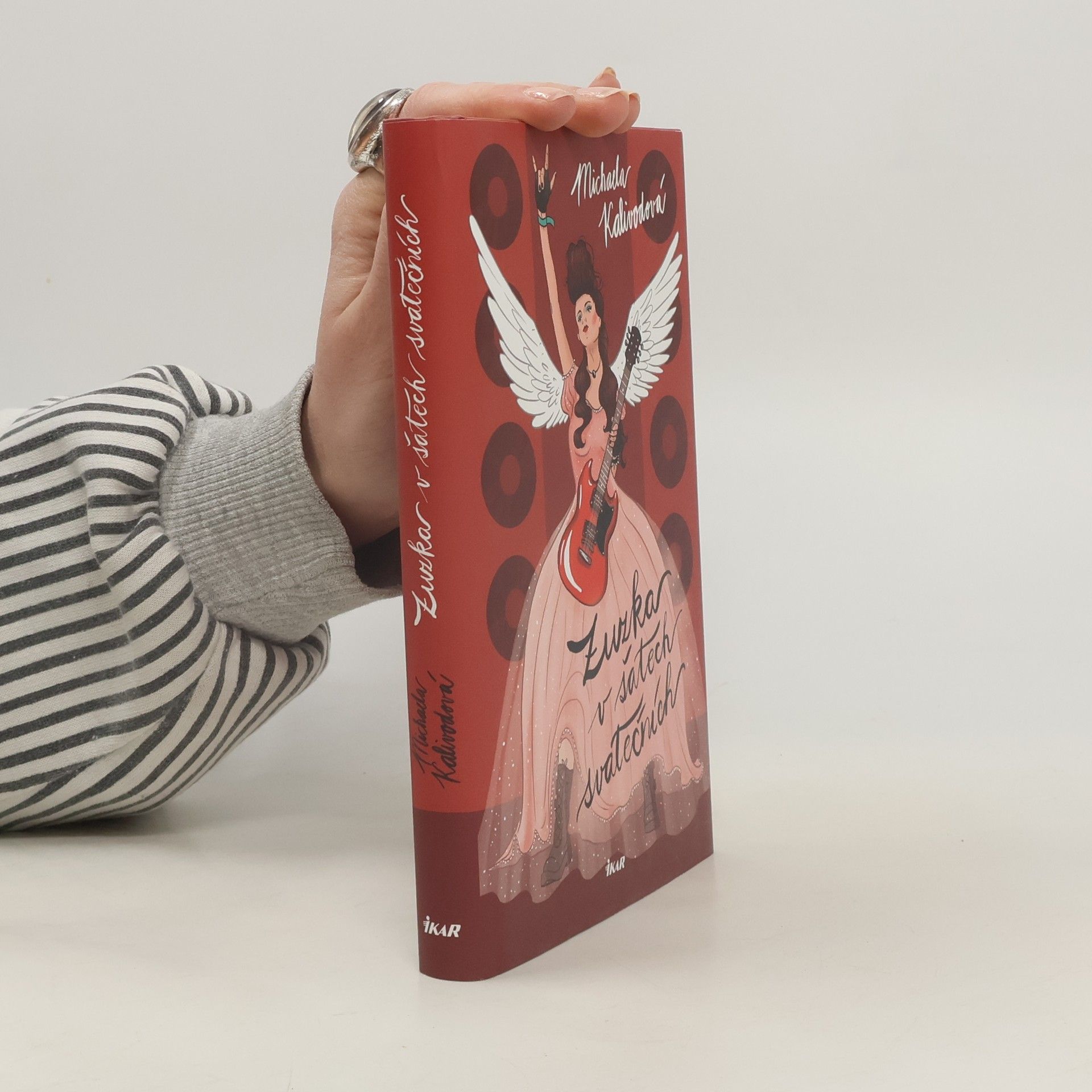 Michaela Kašičková Zuzka v šatech svátečních