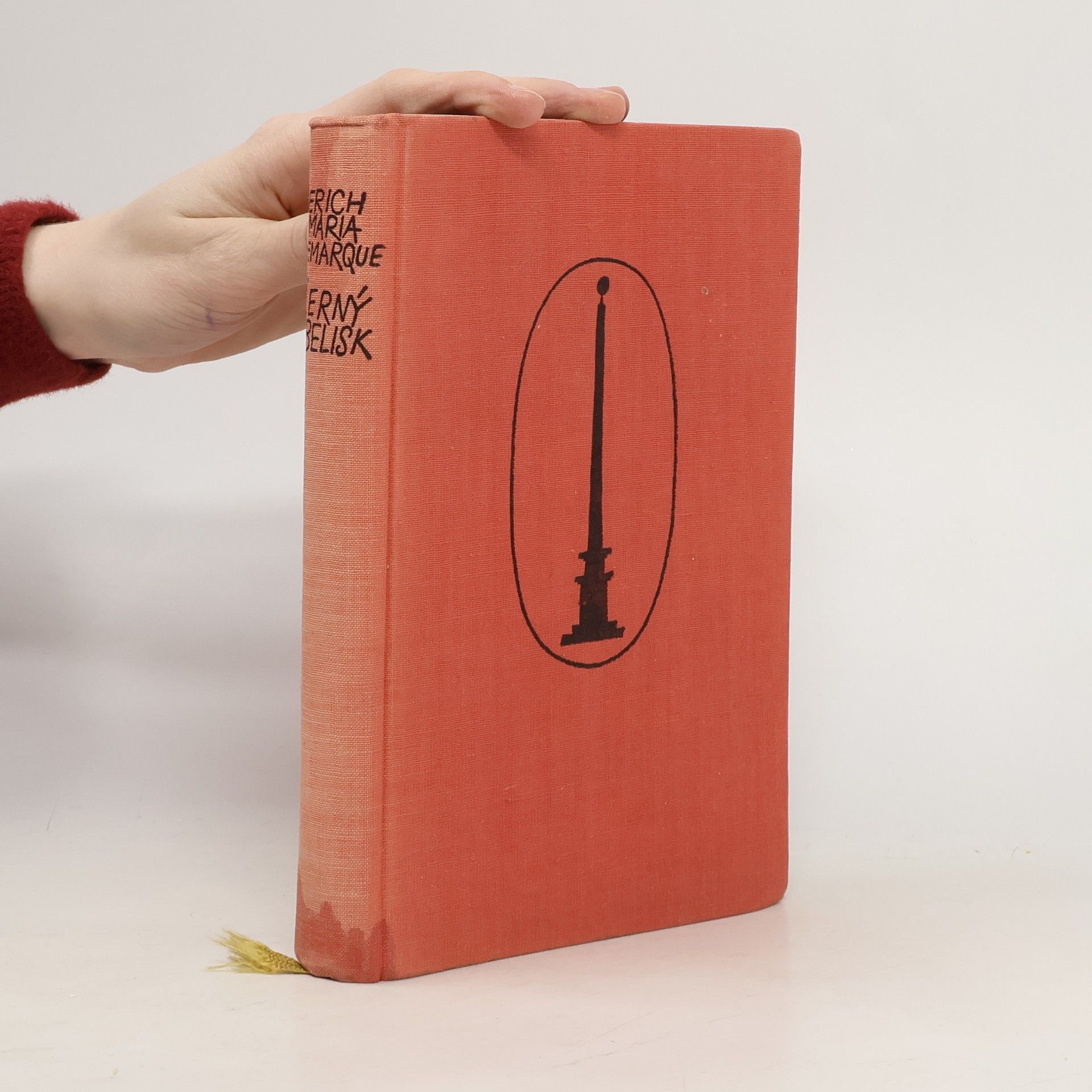 Erich Maria Remarque Černý obelisk