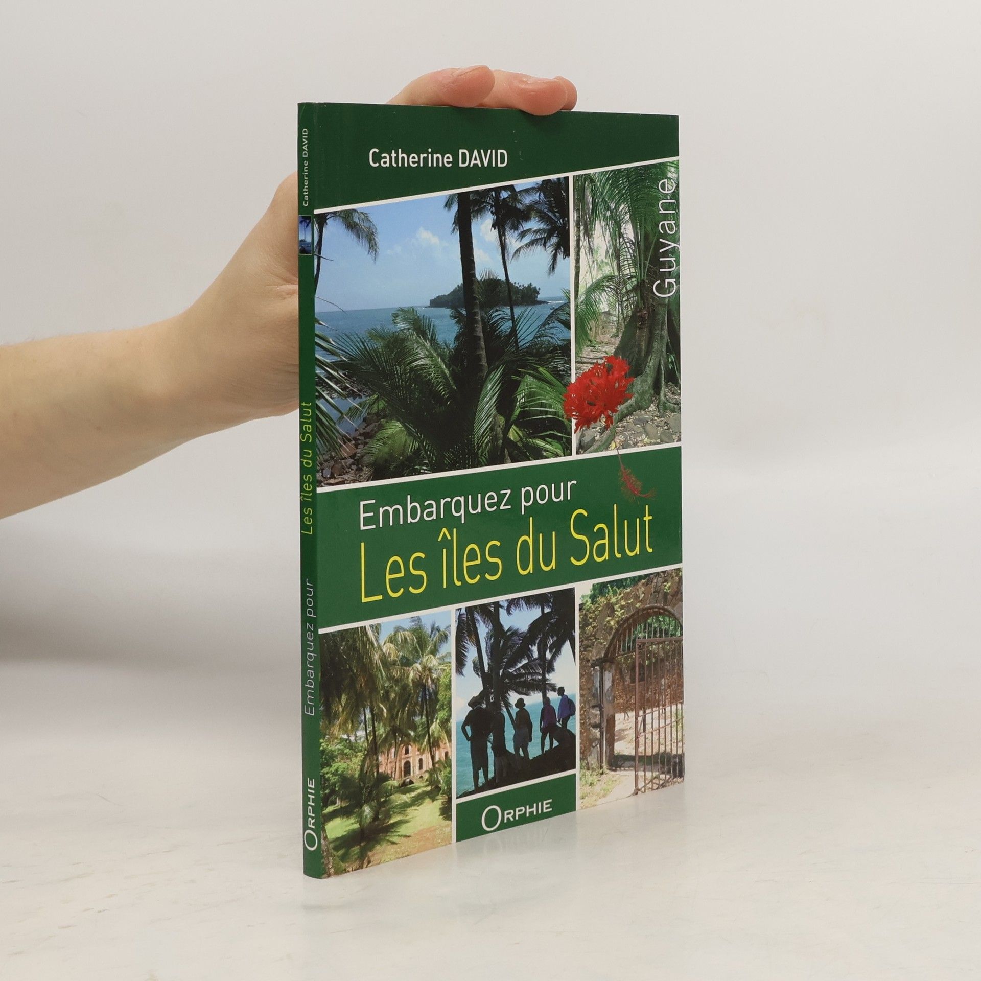 Embarquez pour les îles du Salut