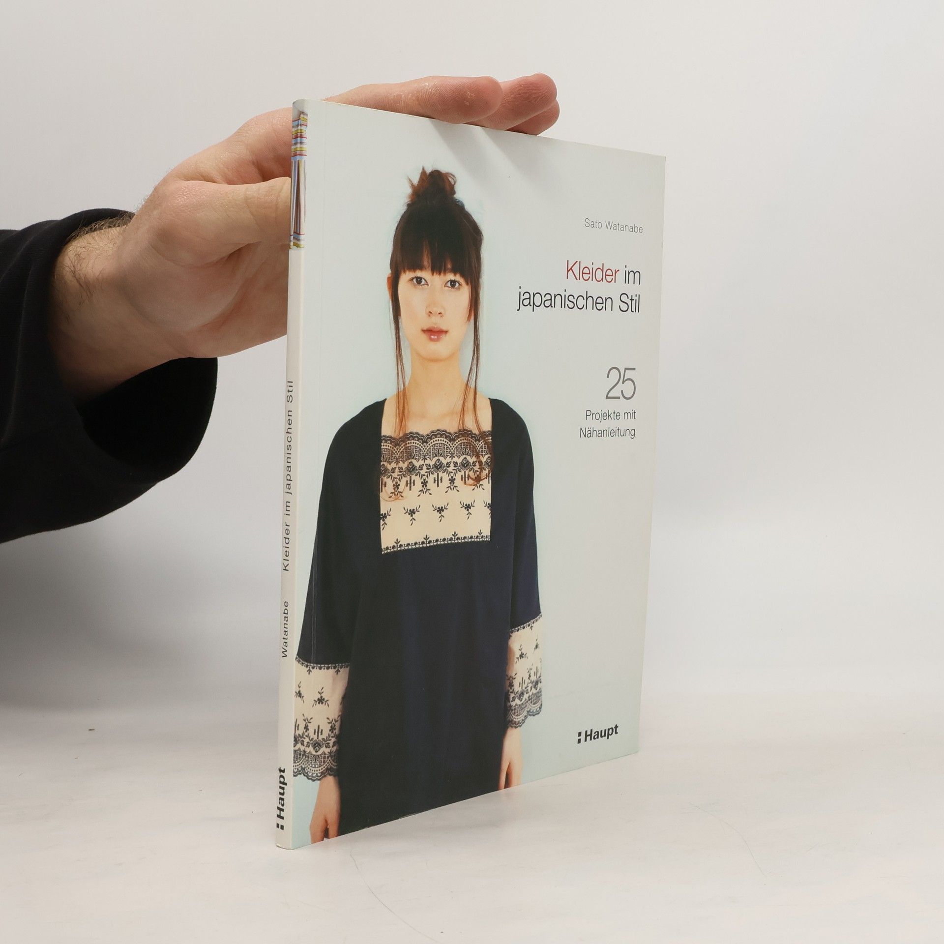 Sato Watanabe Kleider im japanischen Stil