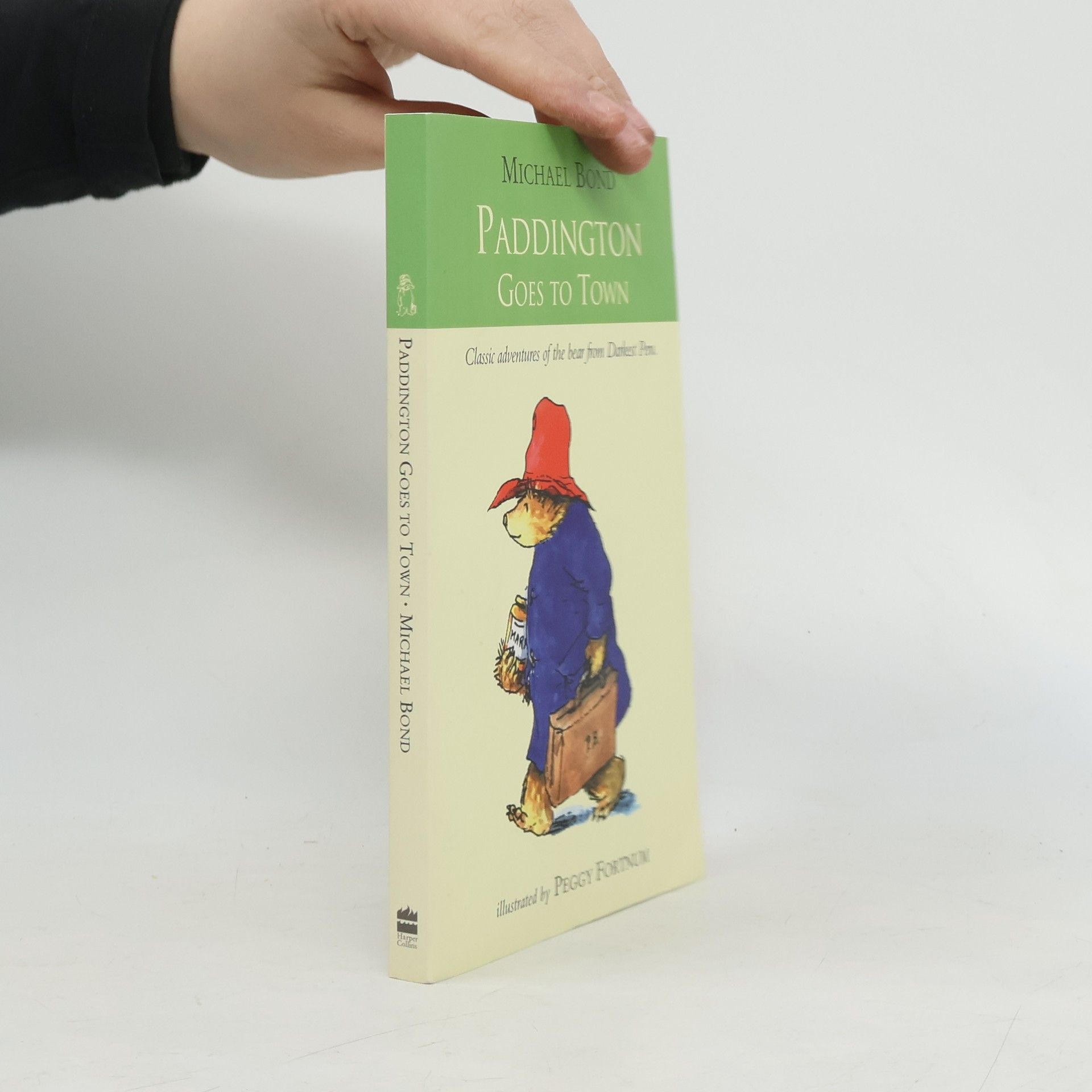 Michael Bond Paddington Goes To Town