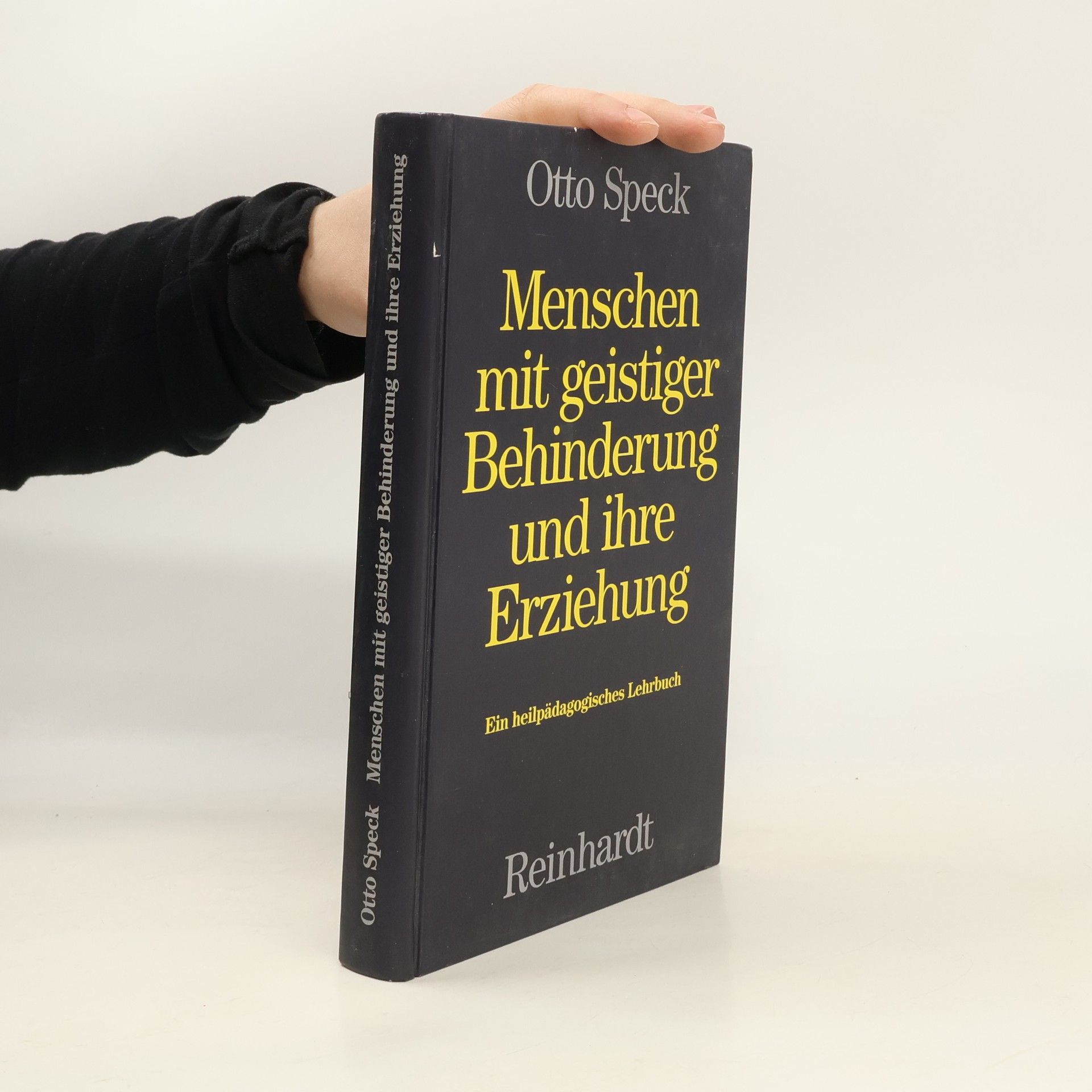 Menschen mit geistiger Behinderung und ihre Erziehung