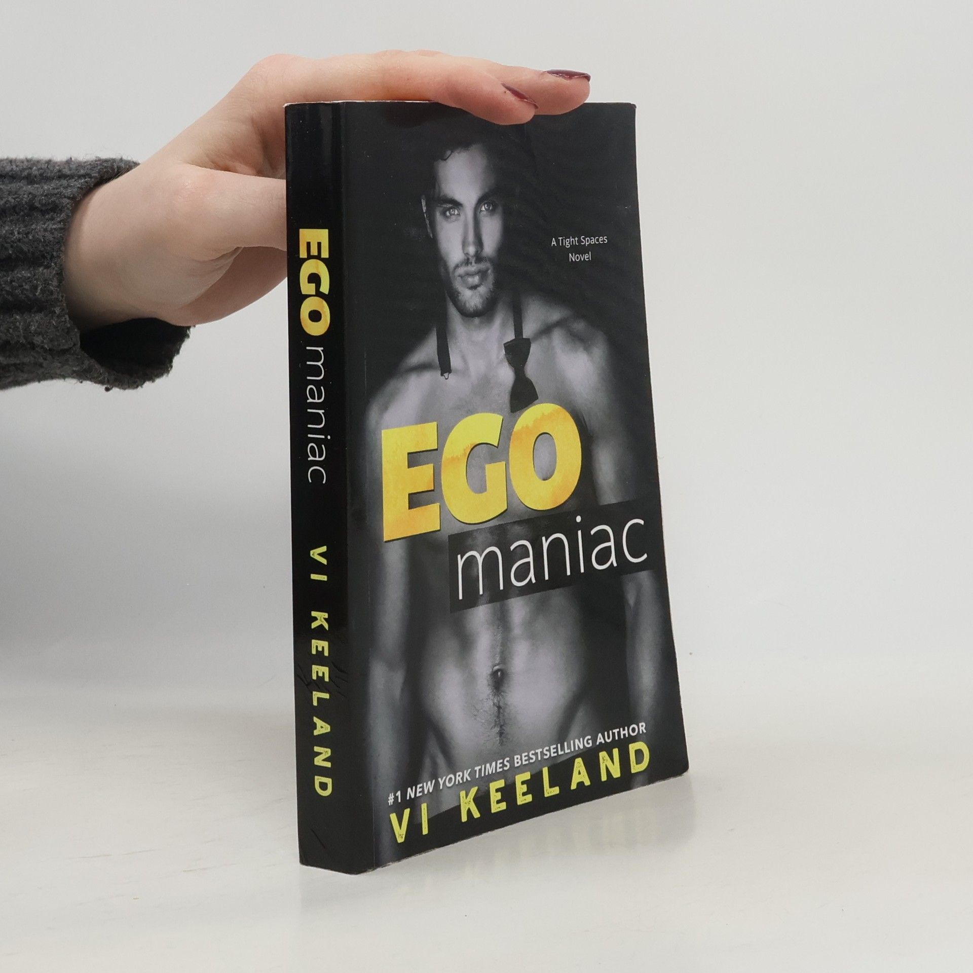 Vi Keeland Tight Spaces: Egomaniac (English Edition)
