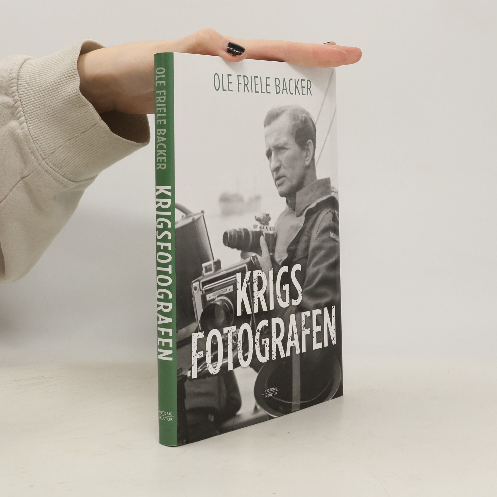 Ole Friele Backer Krigsfotografen