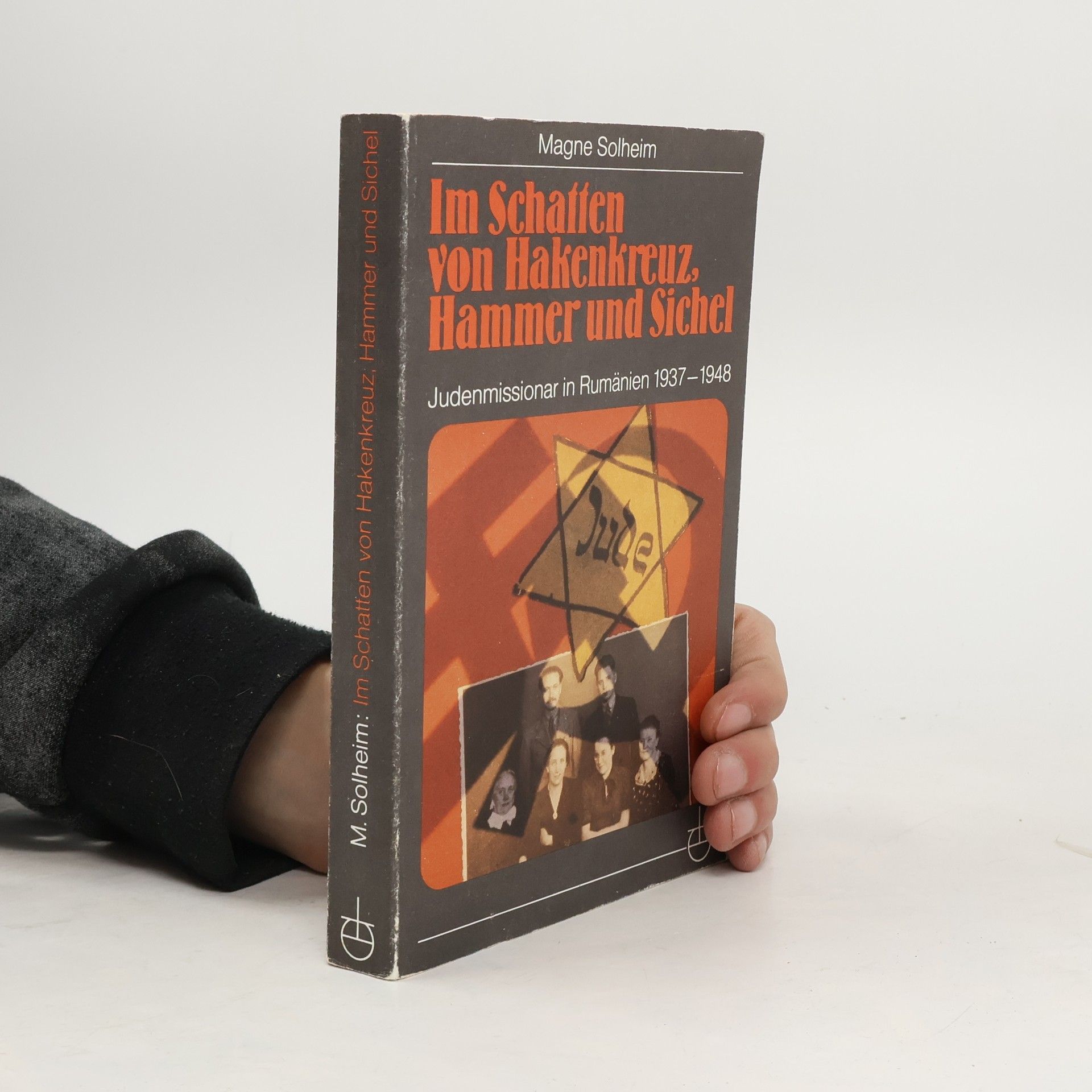 Im Schatten von Hakenkreuz, Hammer und Sichel