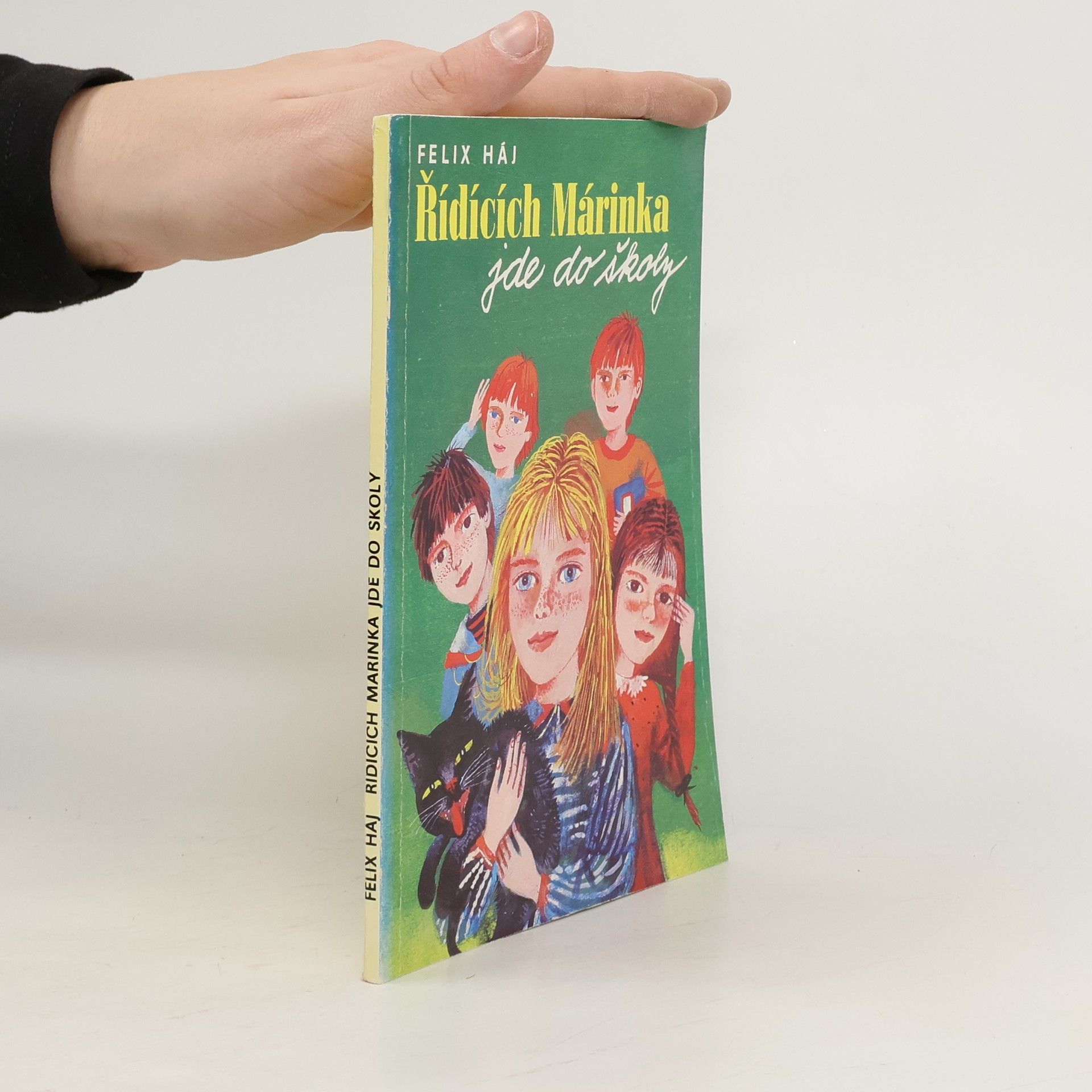 Řídících Márinka jde do školy