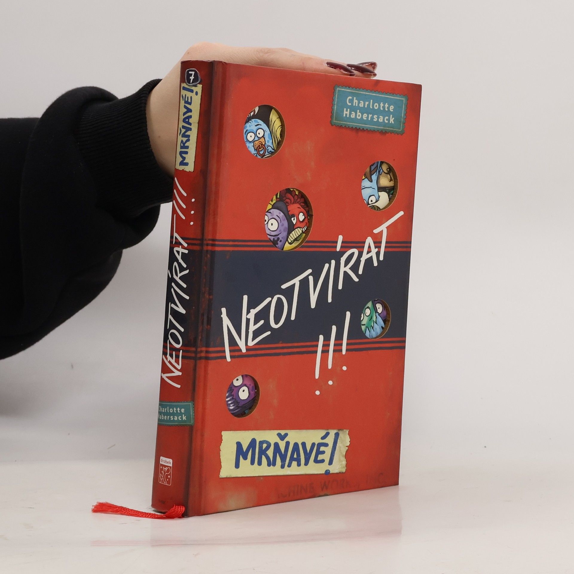 Neotvírat!!!. Mrňavé!