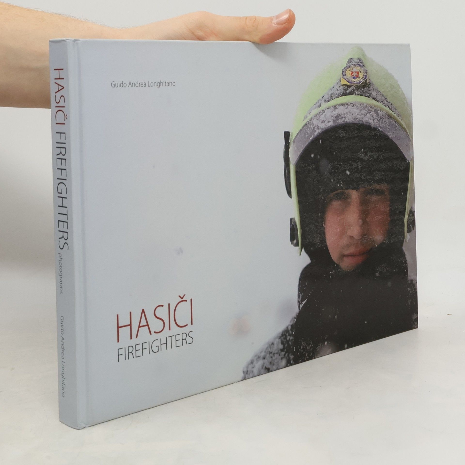 Guido Andrea Longhitano Hasiči = Firefighters