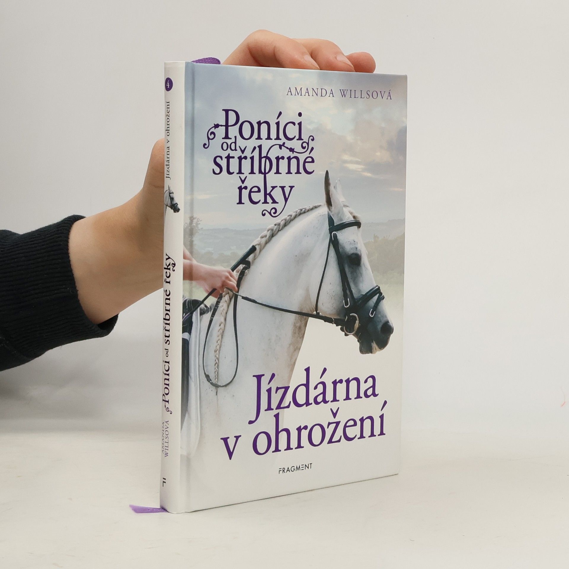 Poníci od stříbrné řeky. Jízdárna v ohrožení