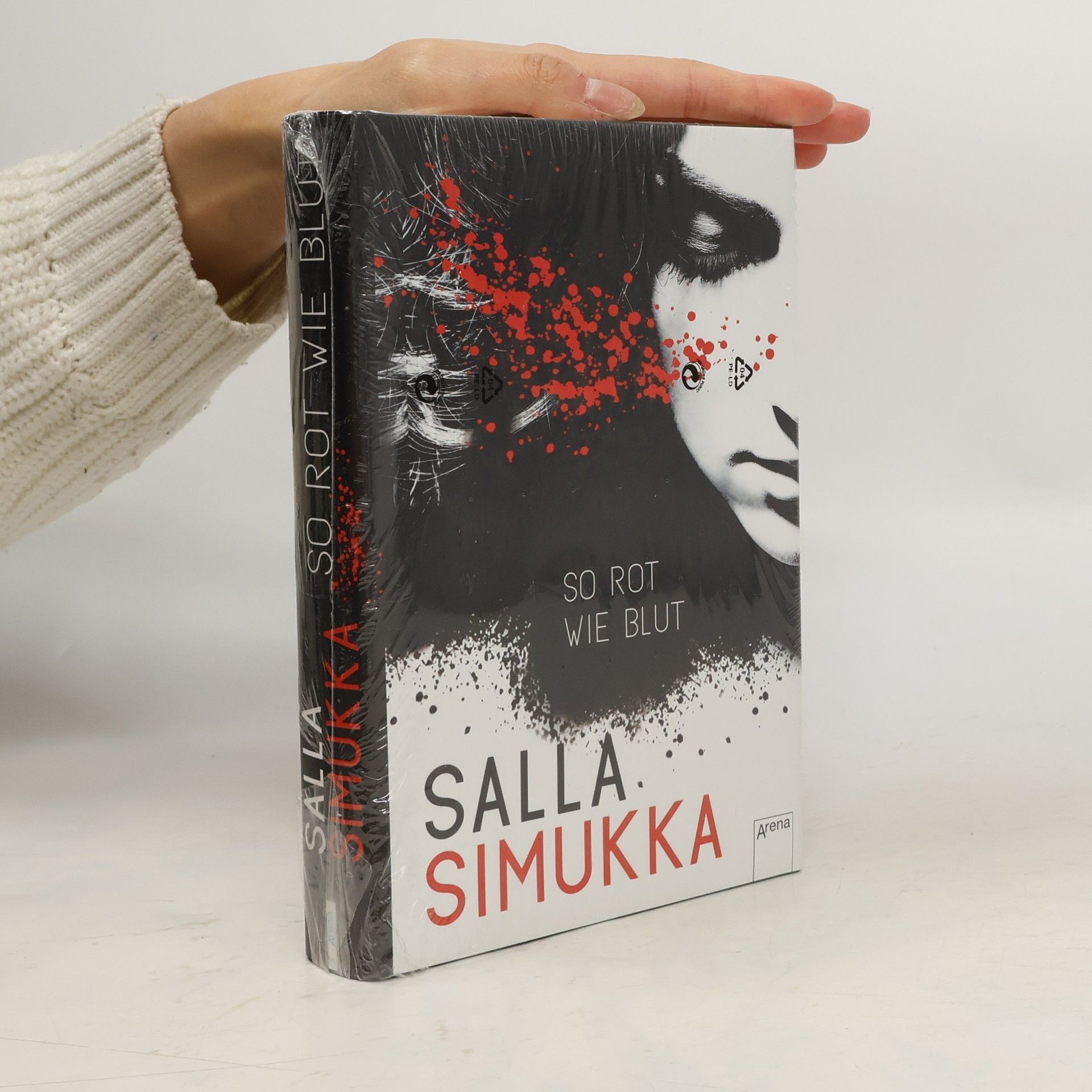 Salla Simukka So rot wie Blut