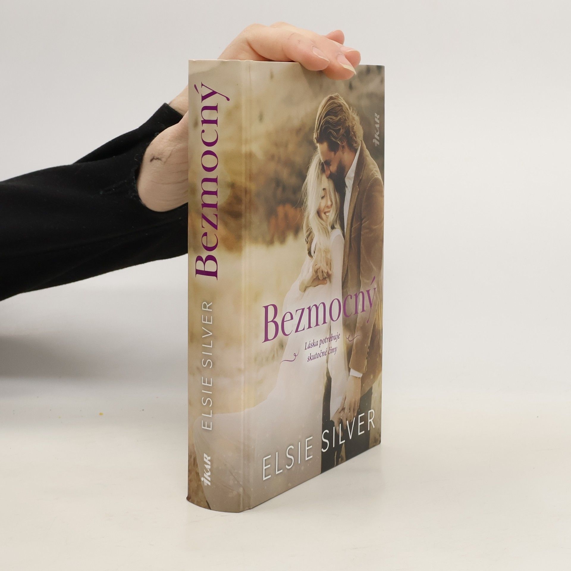 Elise Silver Bezmocný