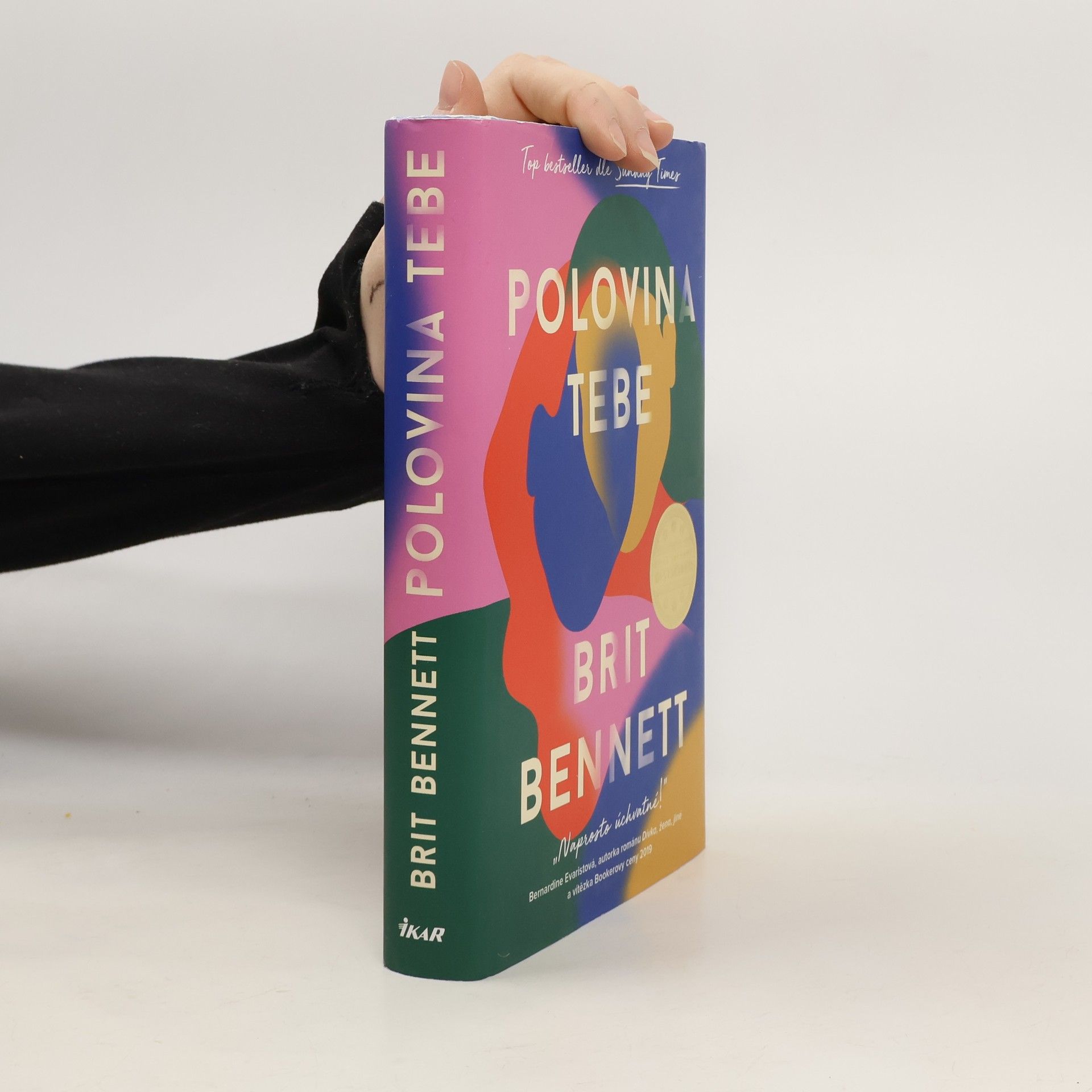 Brit Bennett Polovina tebe