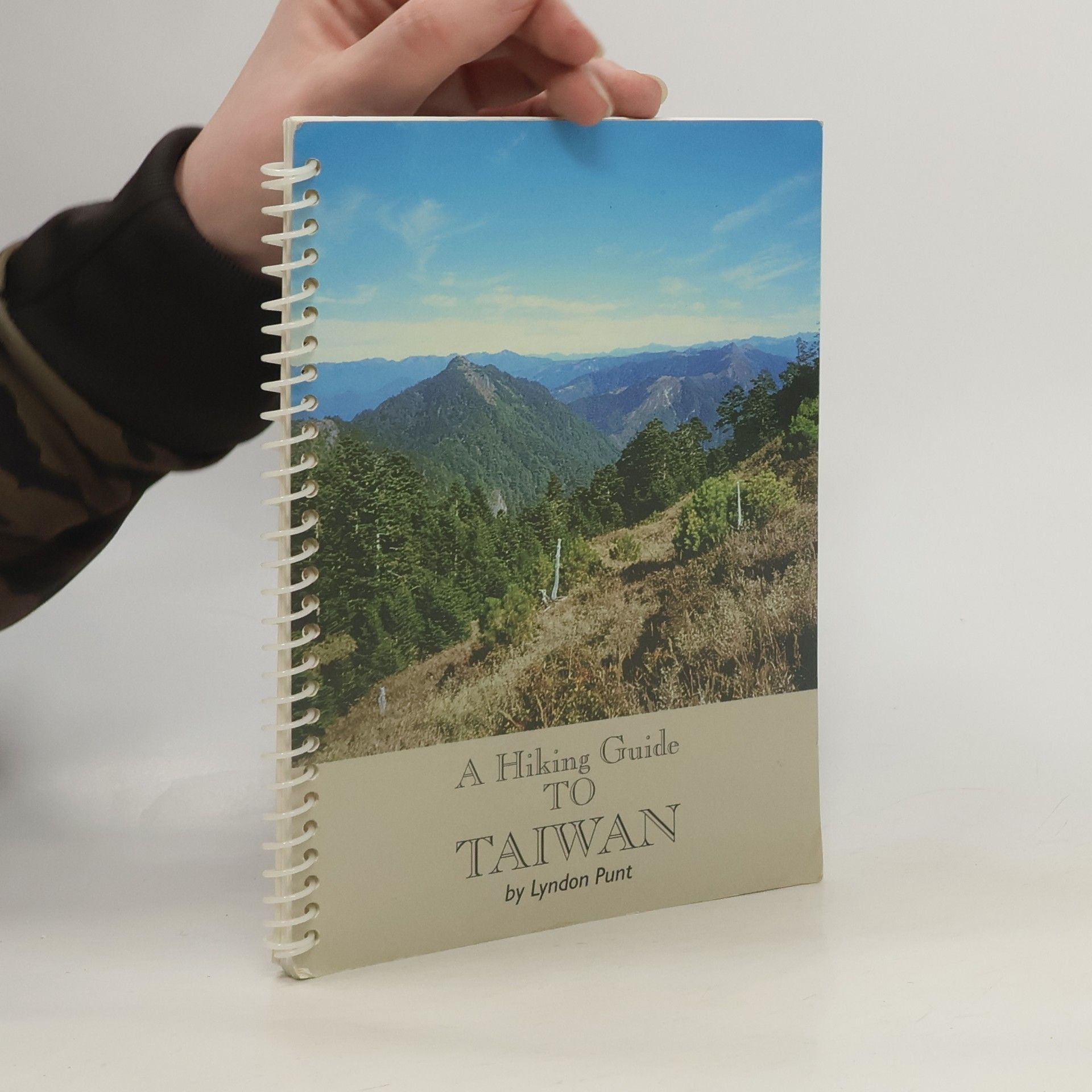 Lyndon Punt A Hiking Guide to Taiwan