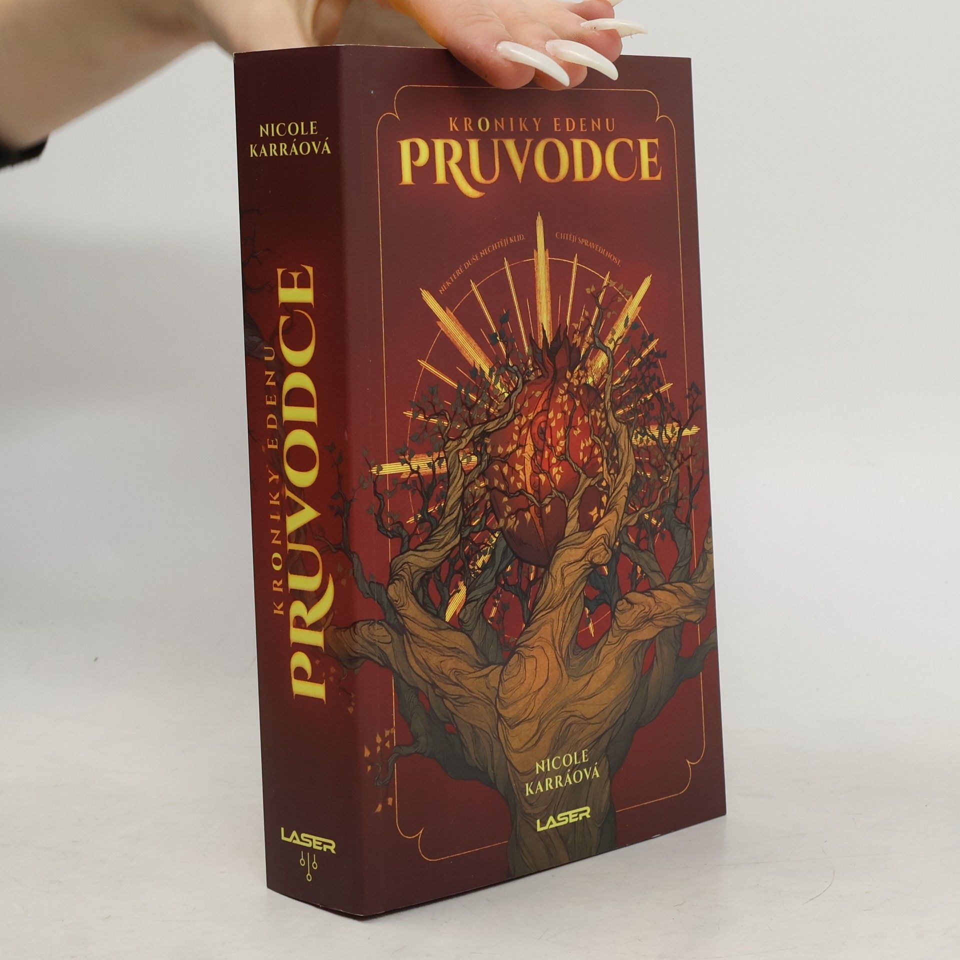 Nicole Karráová Kroniky Edenu. Průvodce