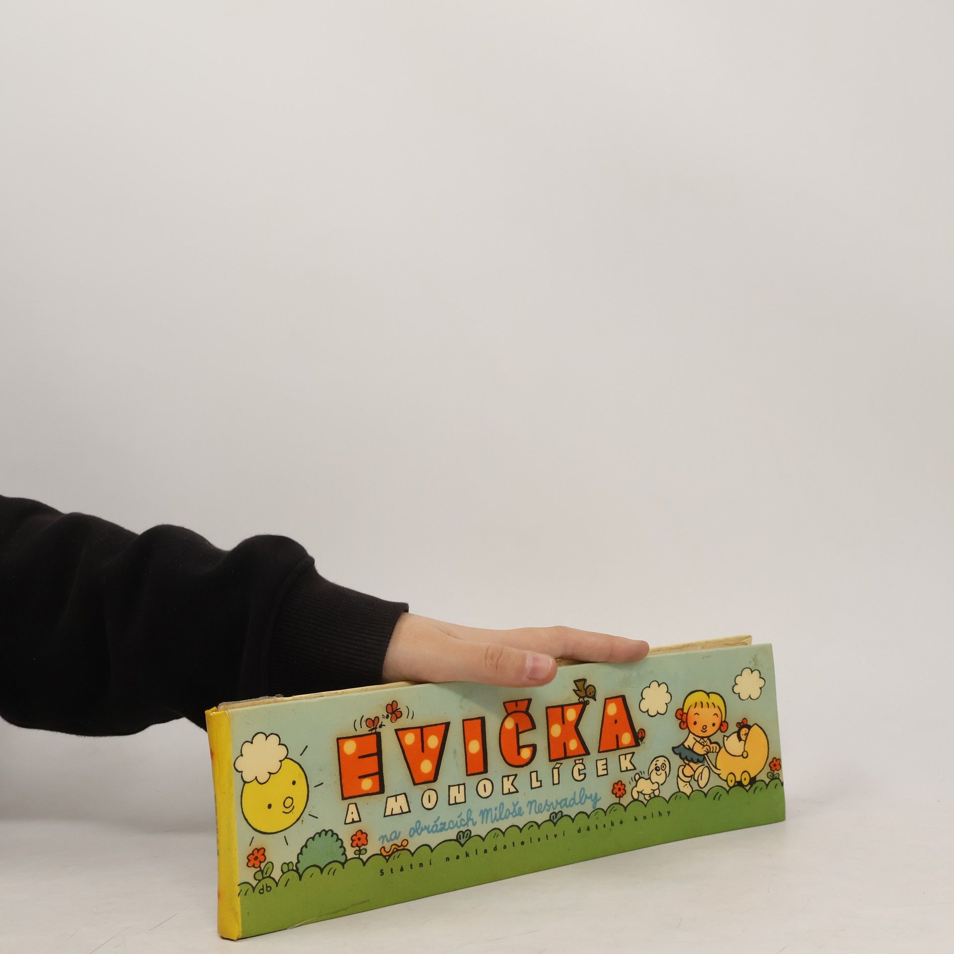 Miloš Nesvadba Evička a Monoklíček na obrázcích Miloše Nesvadby