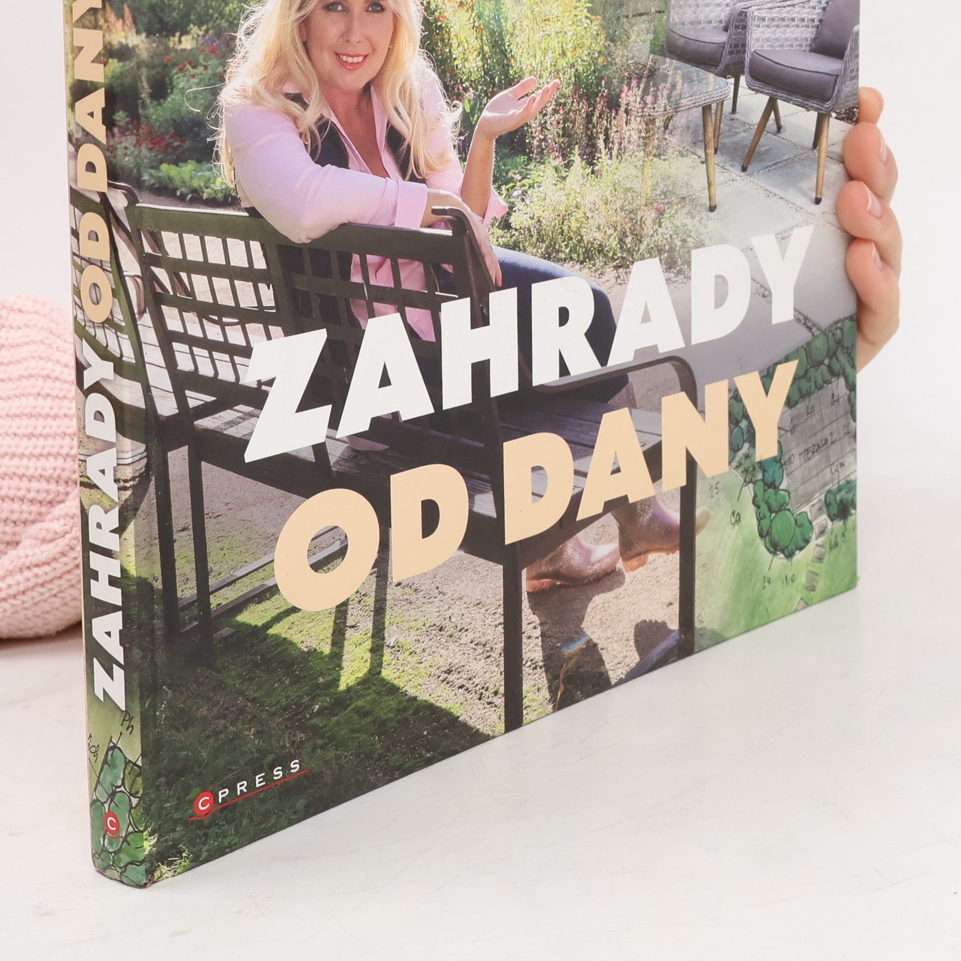 Dana Makrlíková Zahrady od Dany : naplánujte si zahradu krok za krokem