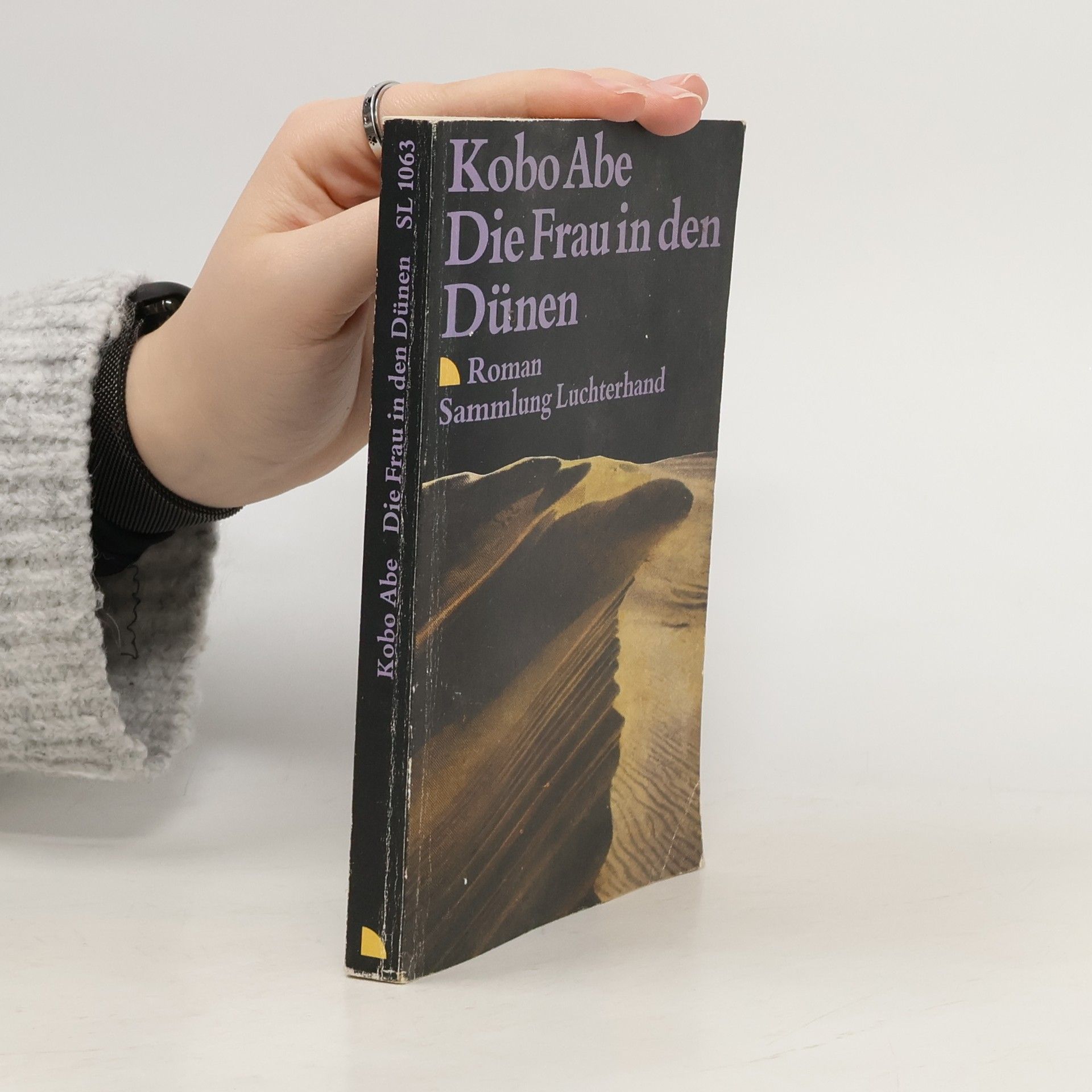 Kóbó Abe Die Frau in den Dünen